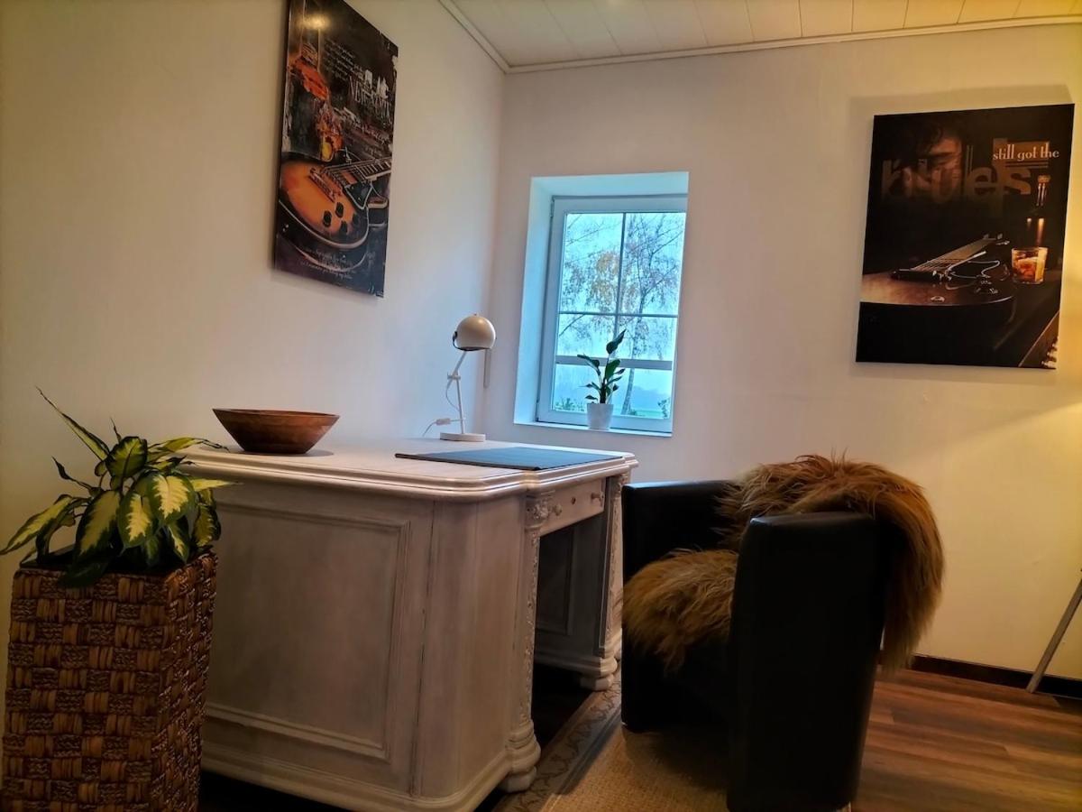 Kleine Landhaus-Wohnung im freistehenden Fachwerkhaus