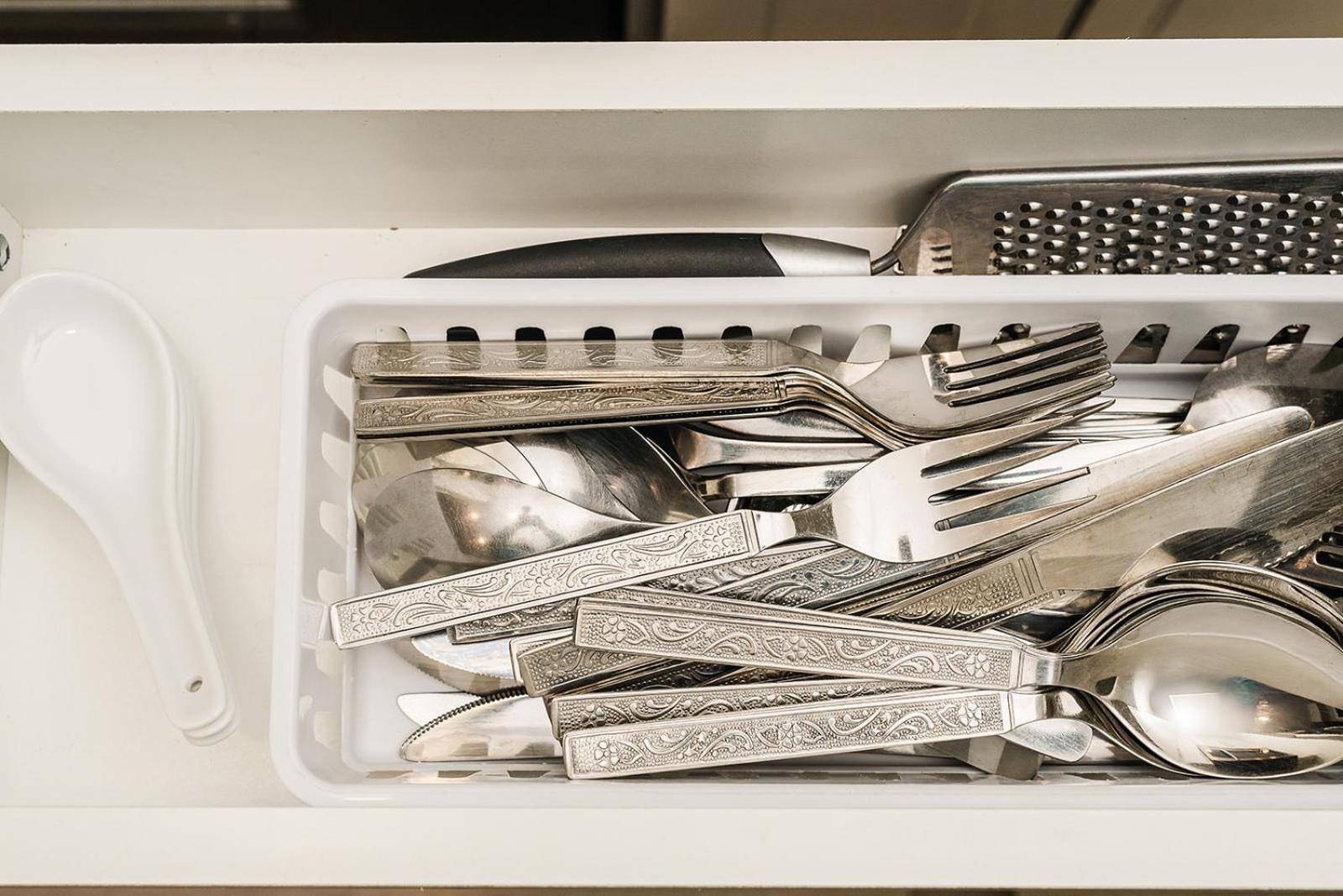 Modern suite near Airport Hospital Henday Town Ctr