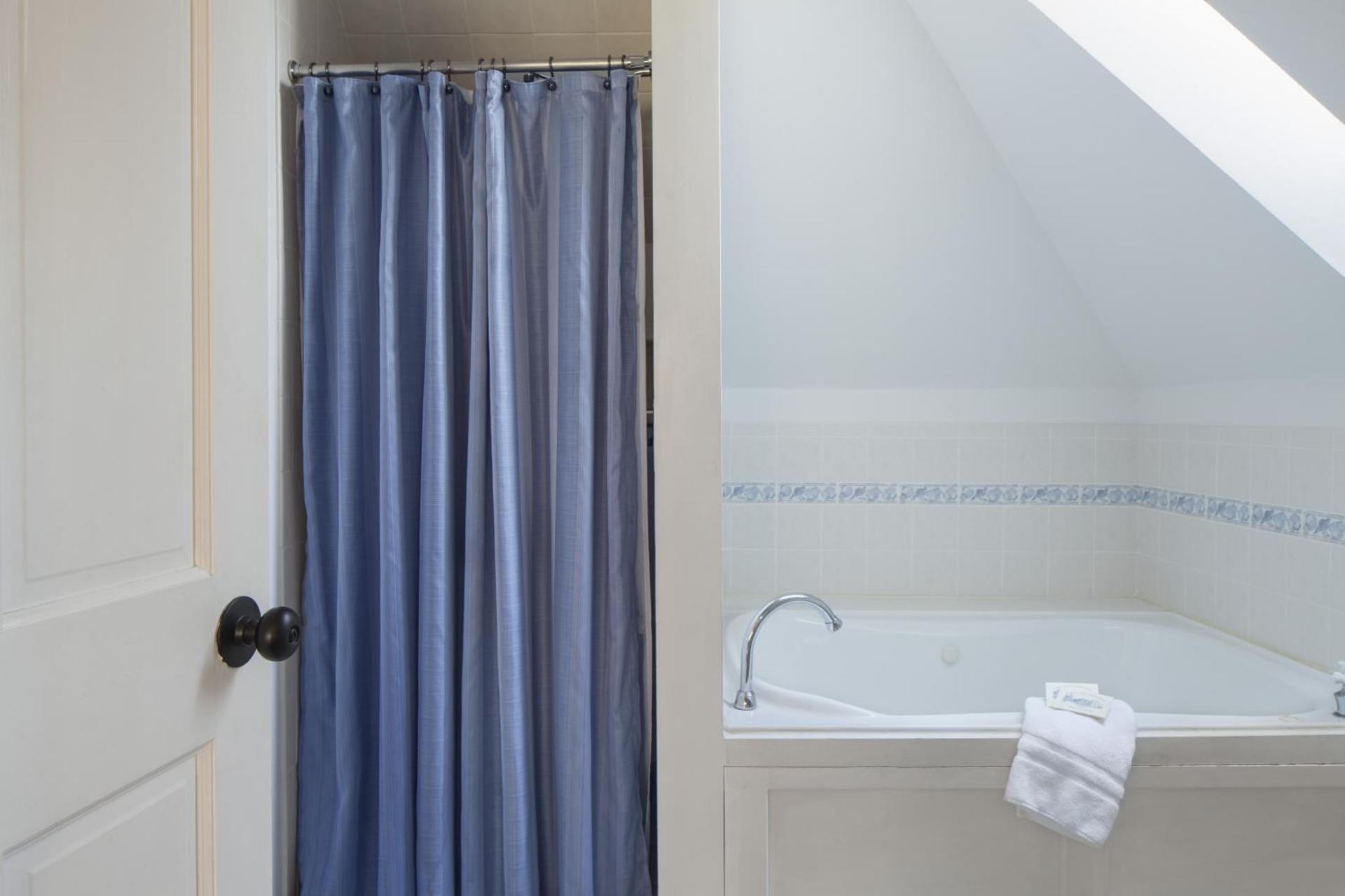 Captain William Weeks Room