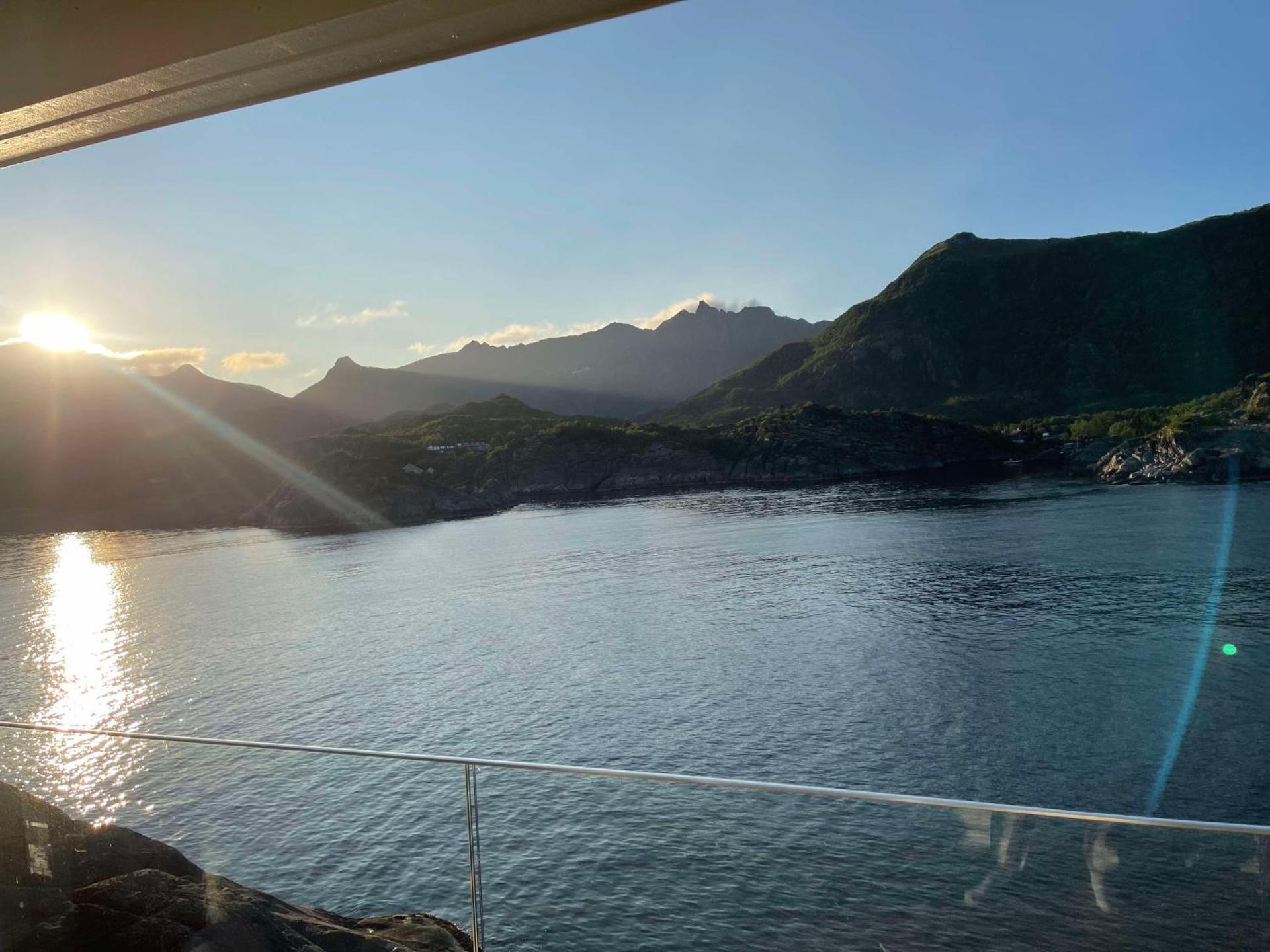 Leilighet med høy standard og fantastisk havutsikt