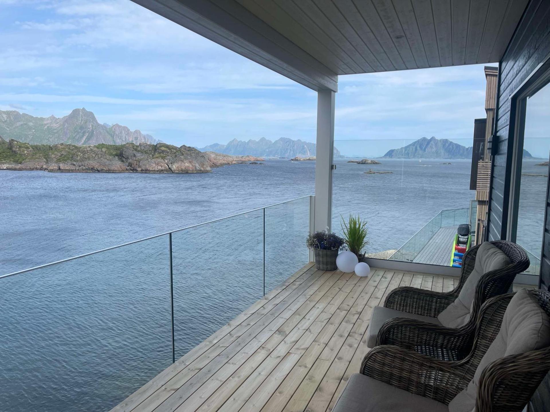 Leilighet med høy standard og fantastisk havutsikt