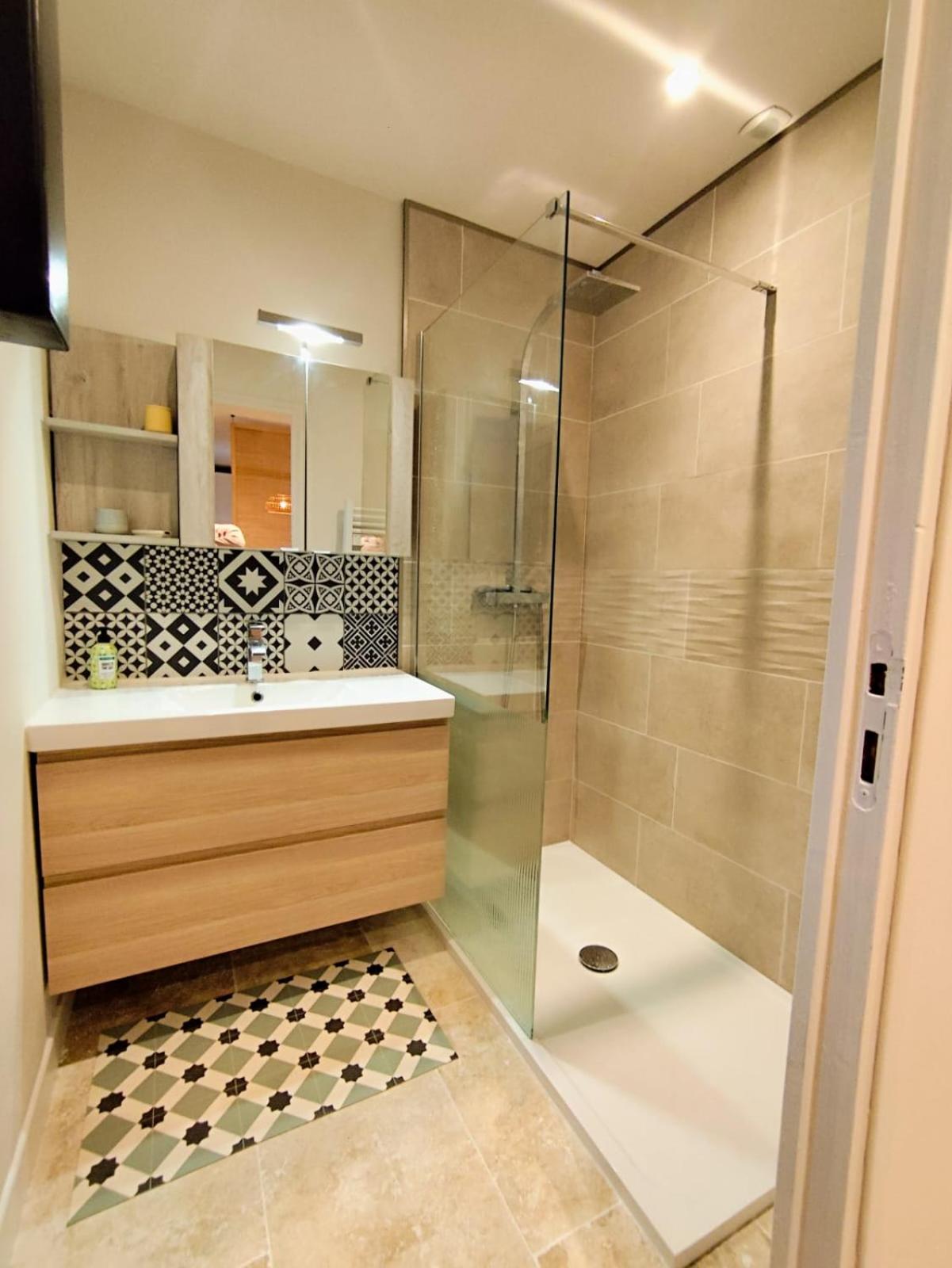 Cabanon avec dépendance