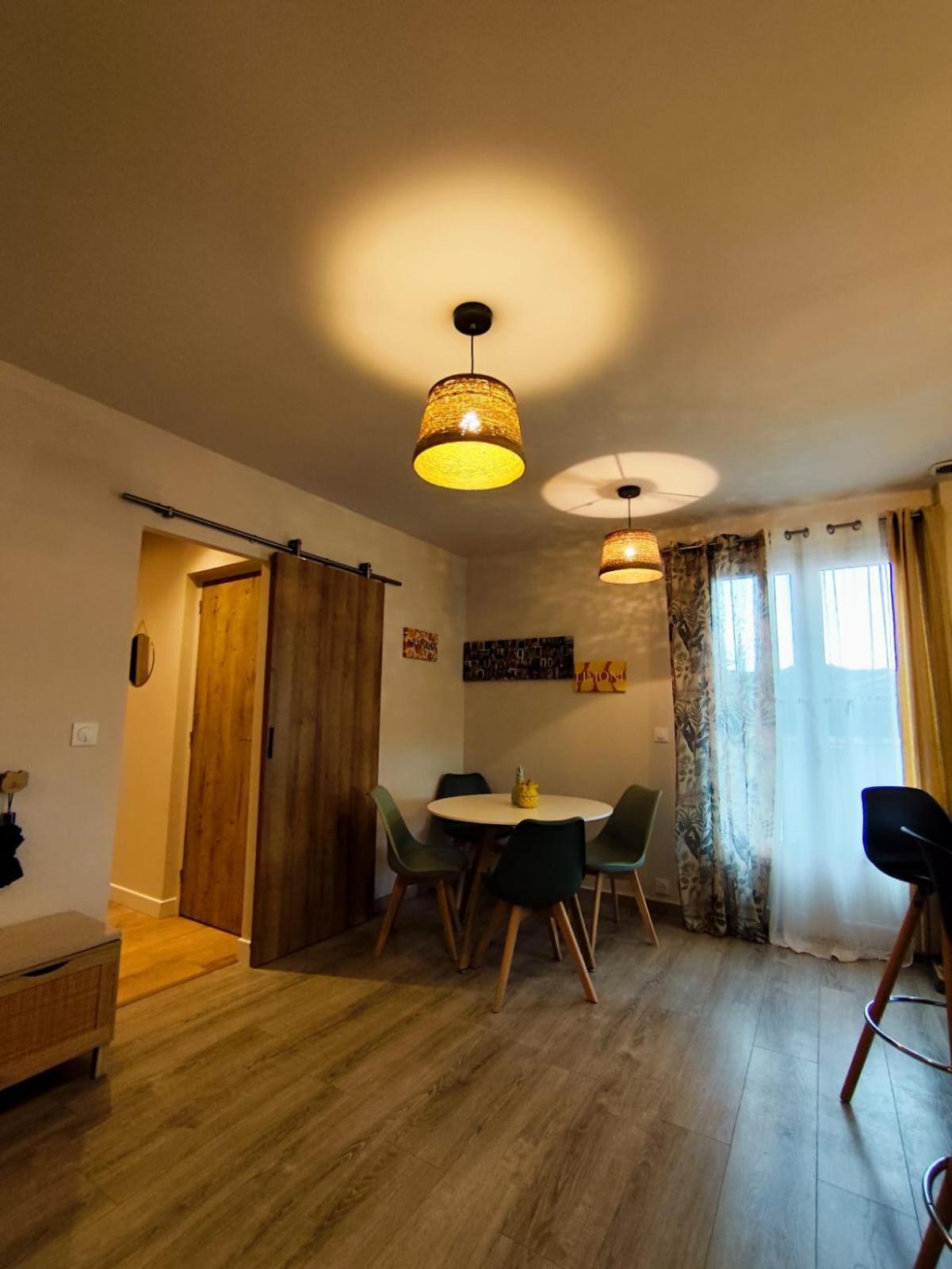 Cabanon avec dépendance