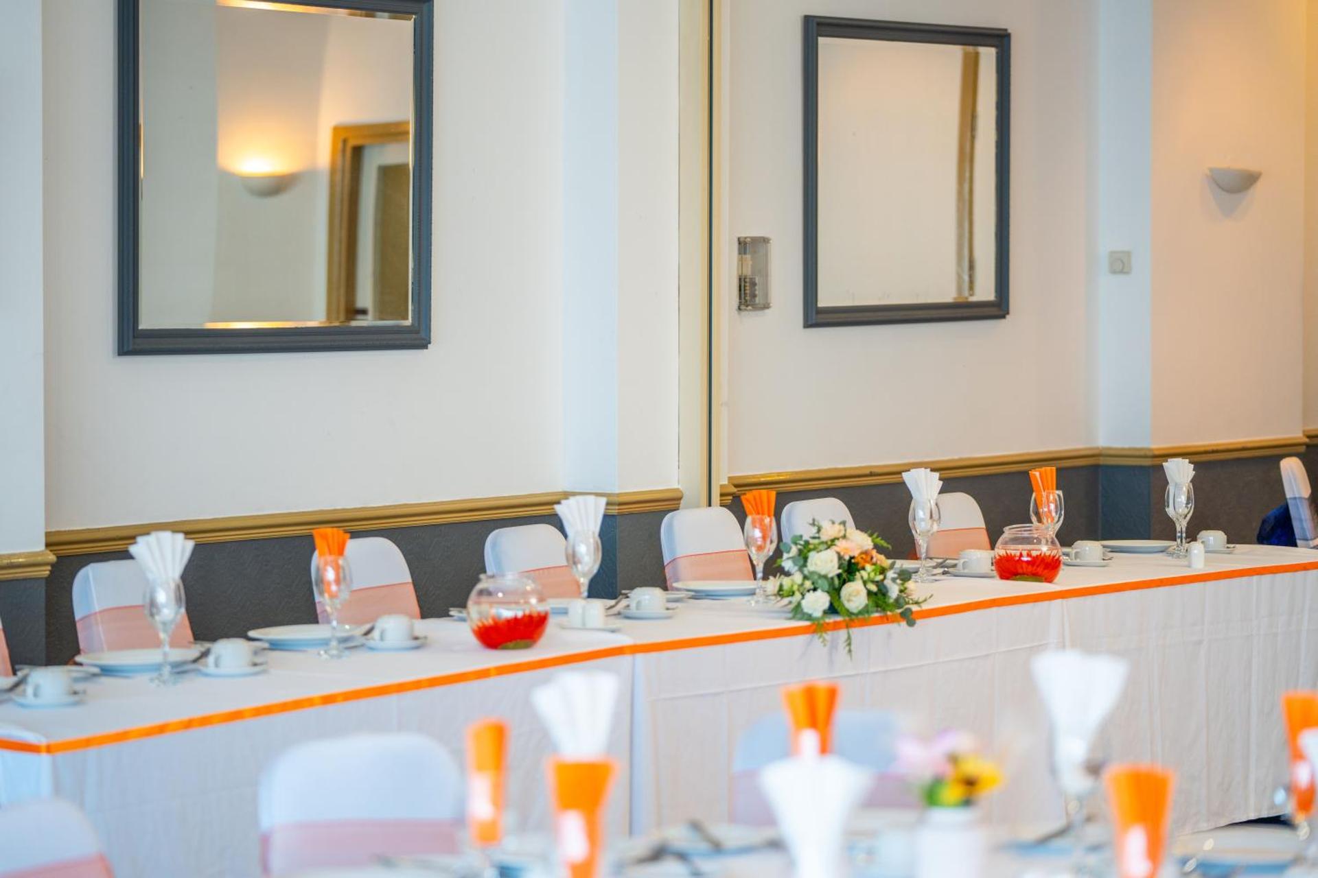 Meeting/conference room