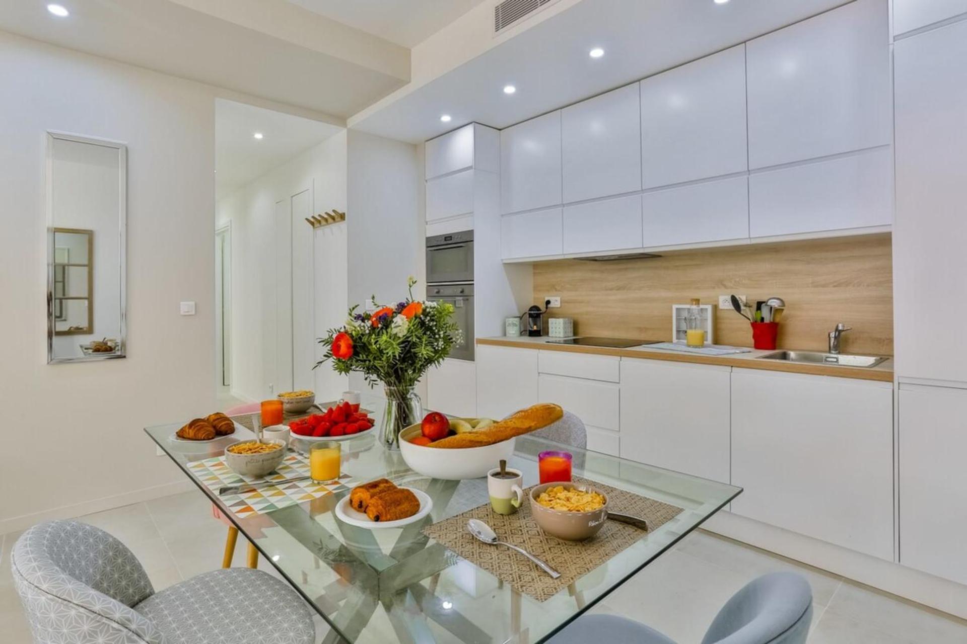 FRANCE 82 TP -1 min from the Sea - Terrace - Parking