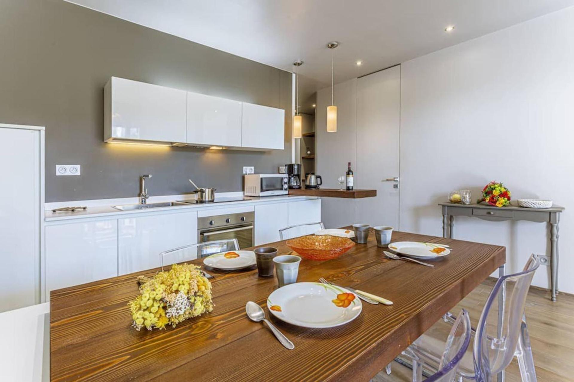 FLEURS 22 - City Center - Modern w Terrace