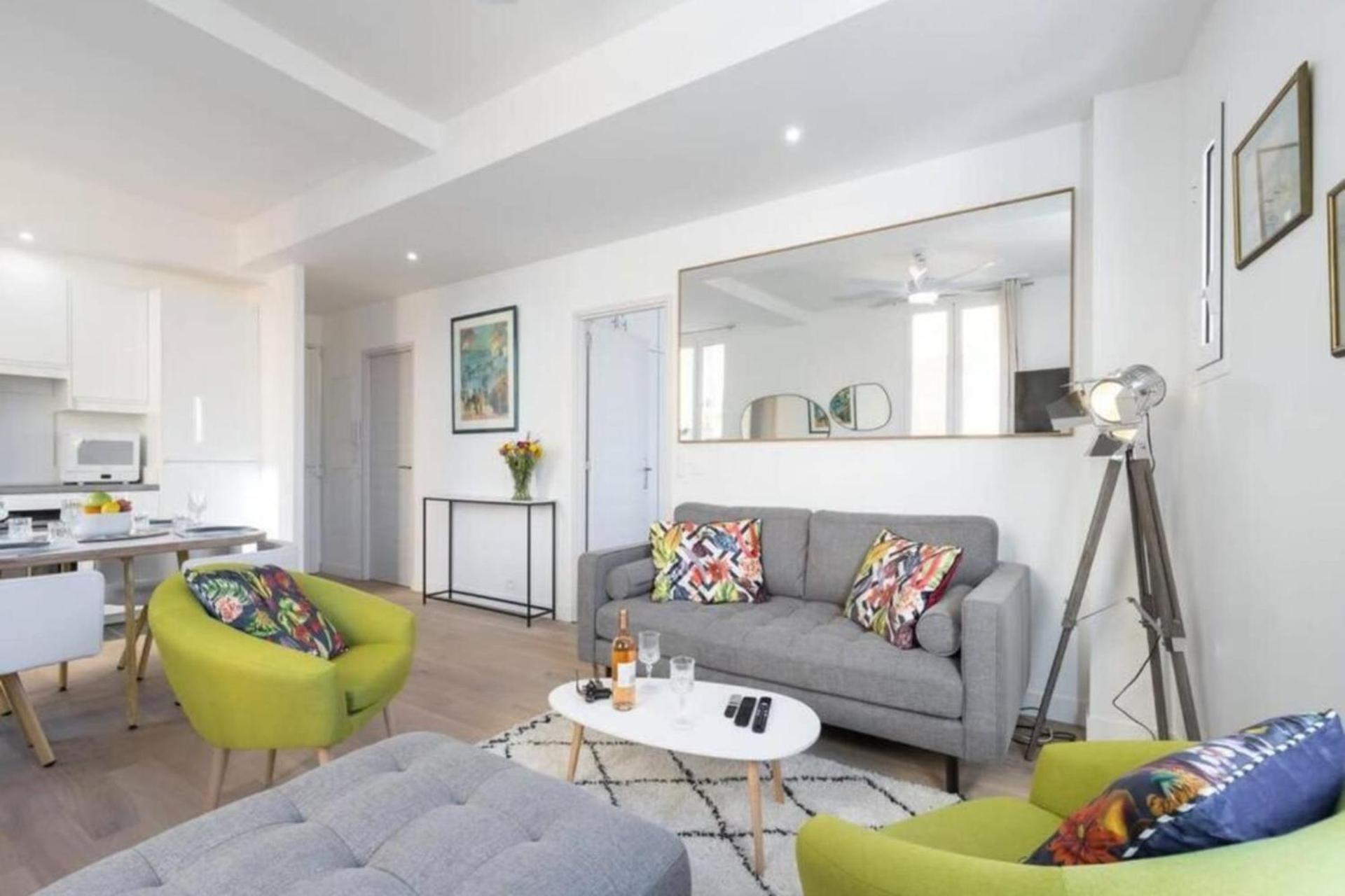 MOULIN - Stunning 1 bedroom Apt on the Port