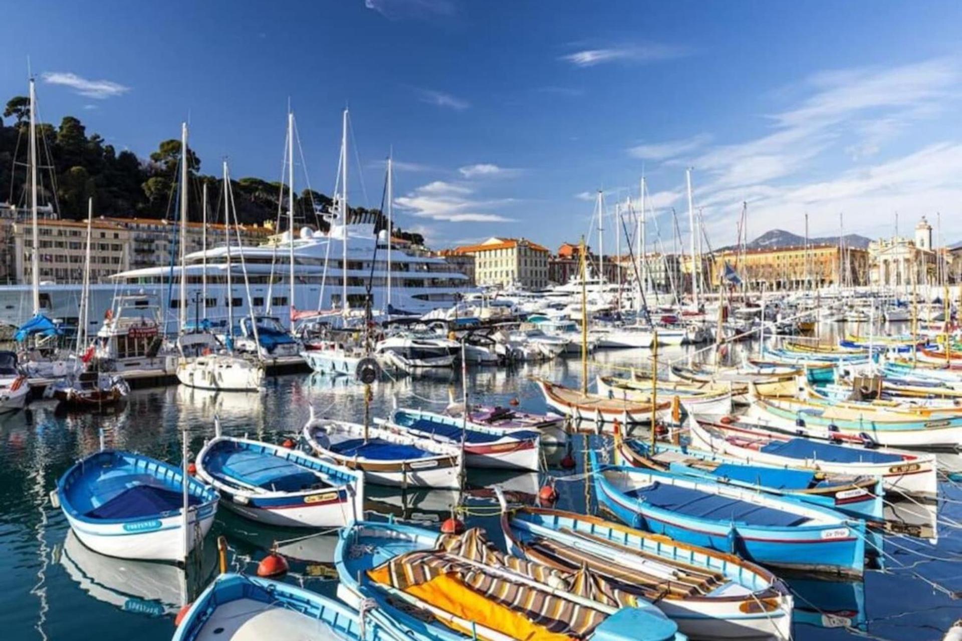 MOULIN - Stunning 1 bedroom Apt on the Port