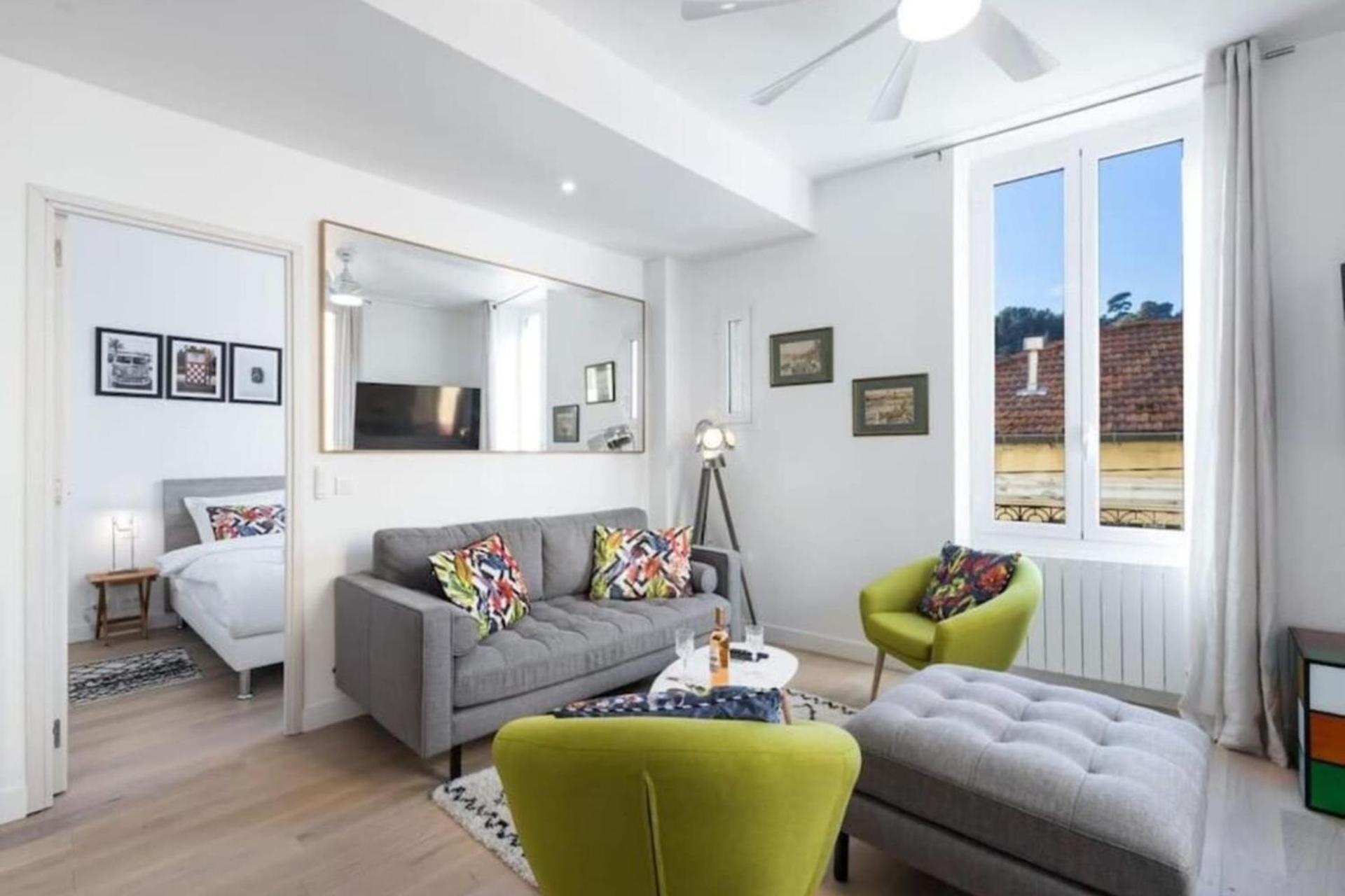 MOULIN - Stunning 1 bedroom Apt on the Port