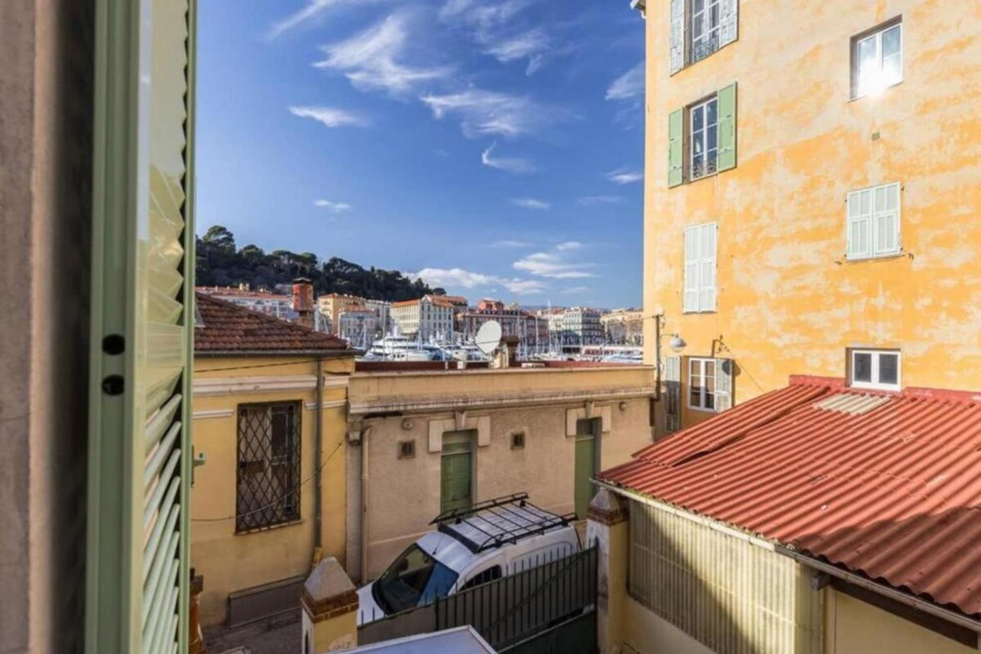 MOULIN - Stunning 1 bedroom Apt on the Port