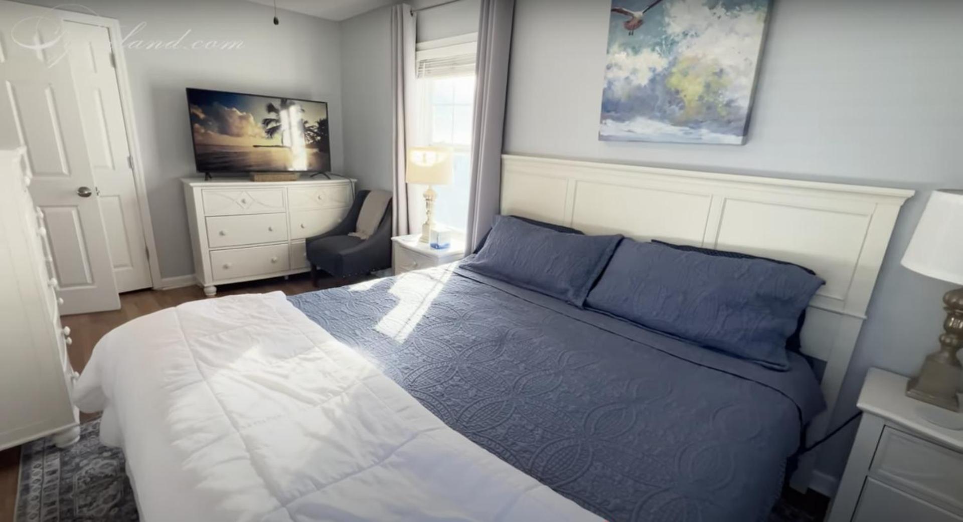 Tybeeland Steps to the Beach with Oceanviews, Beachside of Butler Ave