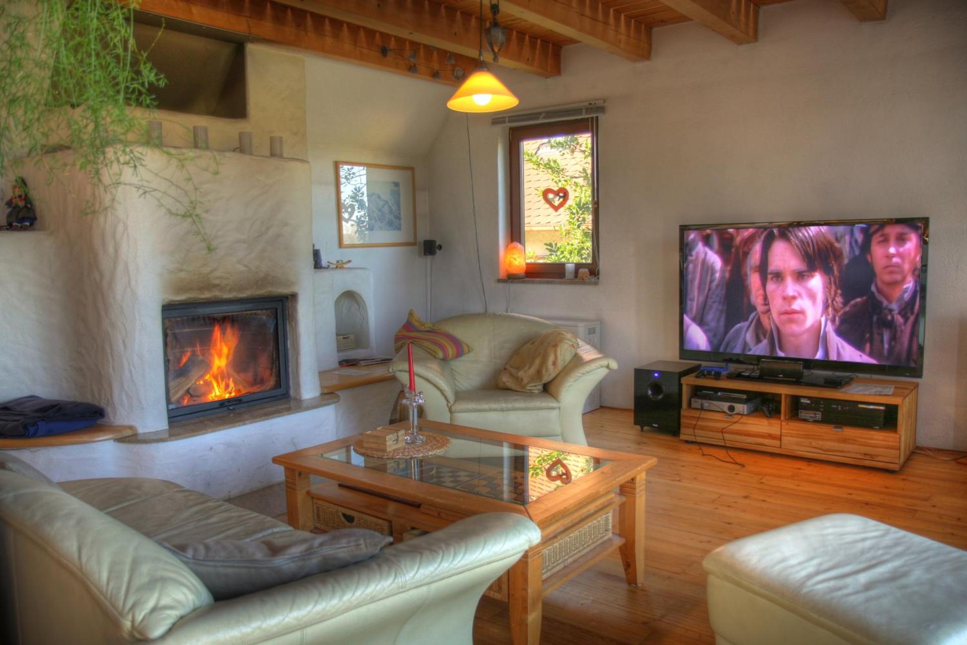 Communal lounge/ TV room