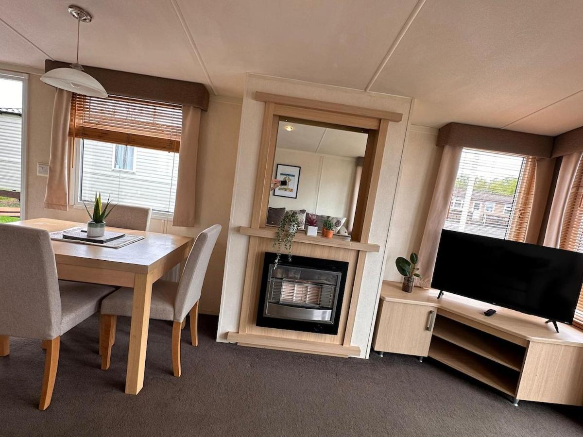Swift Moselle 2 Bedroom Caravan Located in Uddingston, Glasgow at Maryville Caravan Site