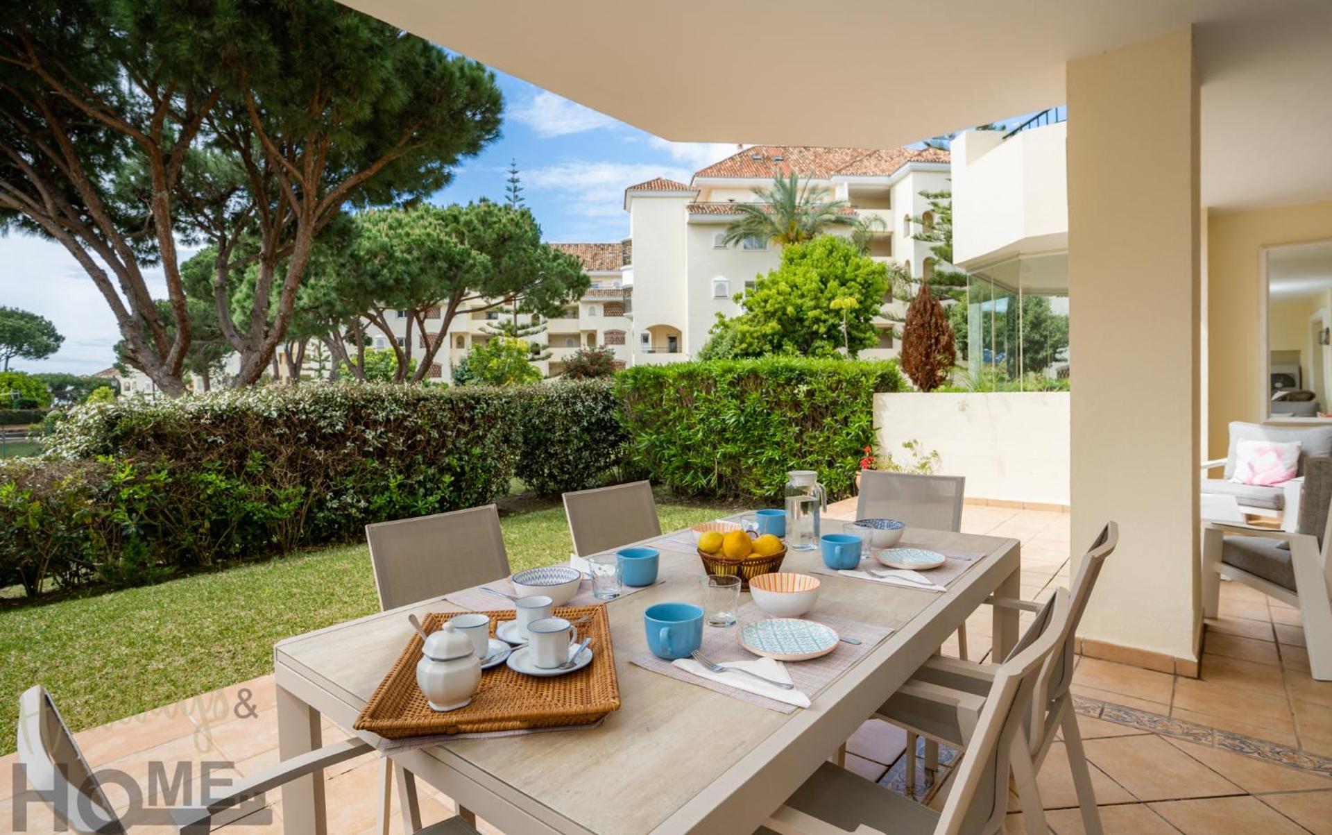 Hacienda Playa Elviria 300 m playa,jardin , 2 hab ,MARBELLA