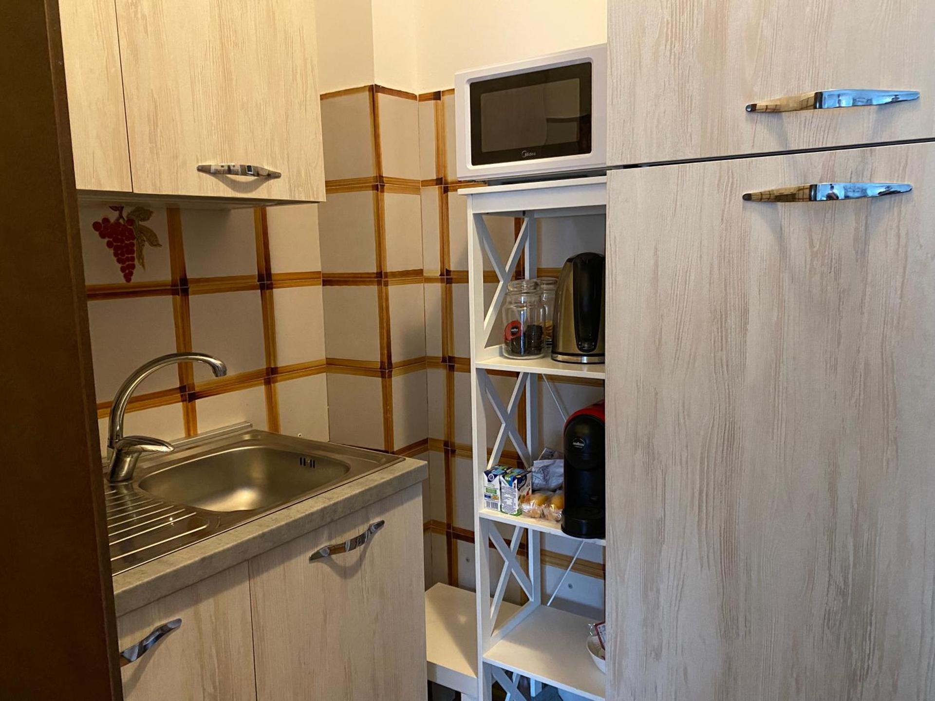 Kitchen or kitchenette