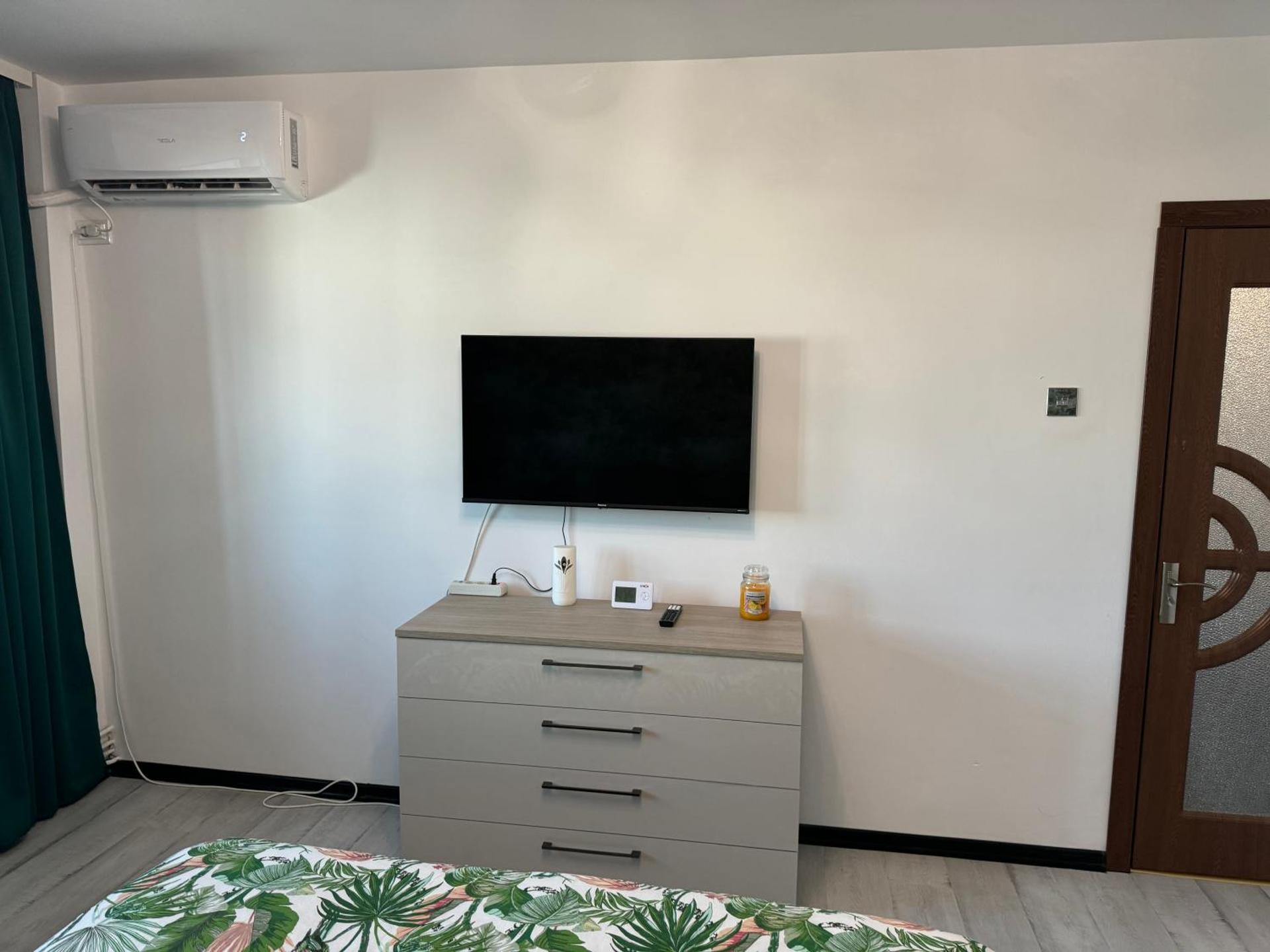 Modern 2BR Apartment Central Fast Wi-Fi Free parking