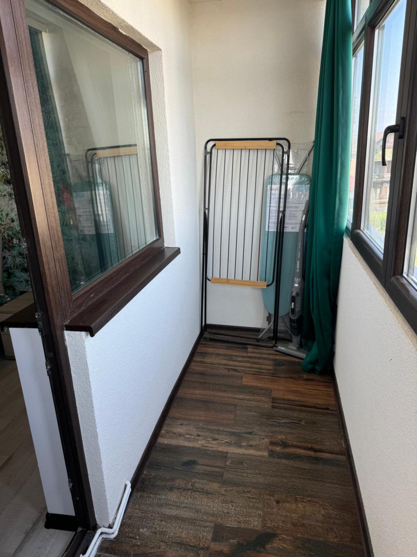 Modern 2BR Apartment Central Fast Wi-Fi Free parking