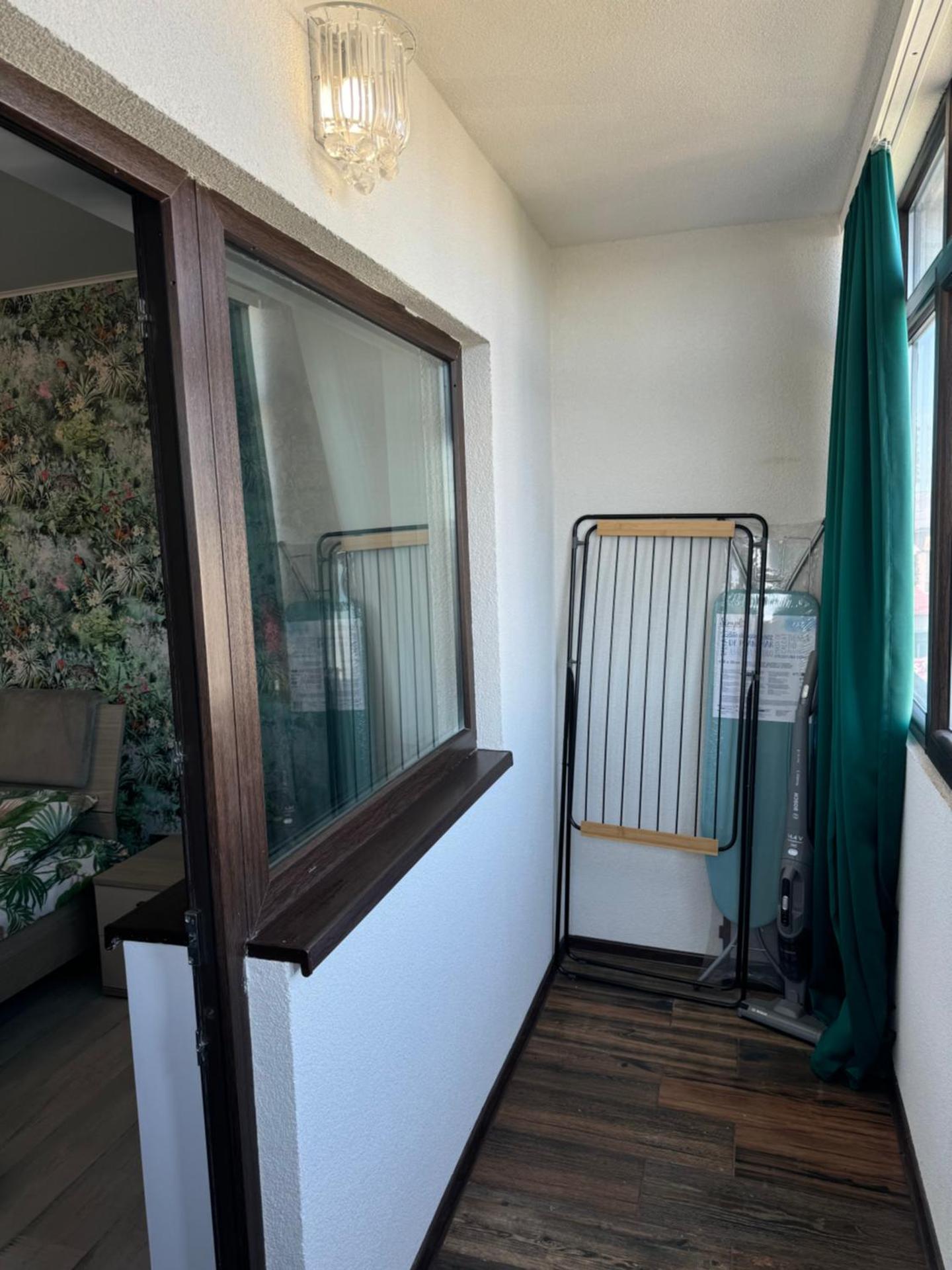 Modern 2BR Apartment Central Fast Wi-Fi Free parking