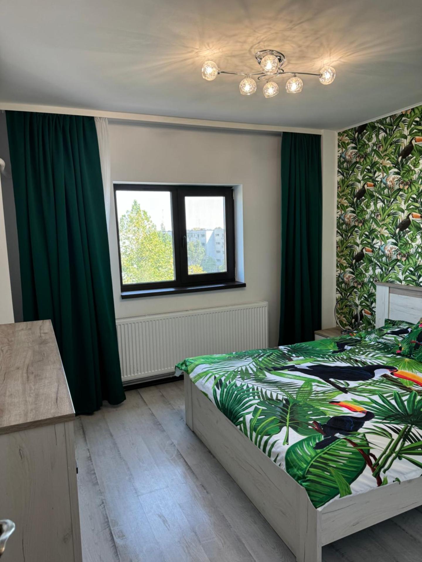 Modern 2BR Apartment Central Fast Wi-Fi Free parking