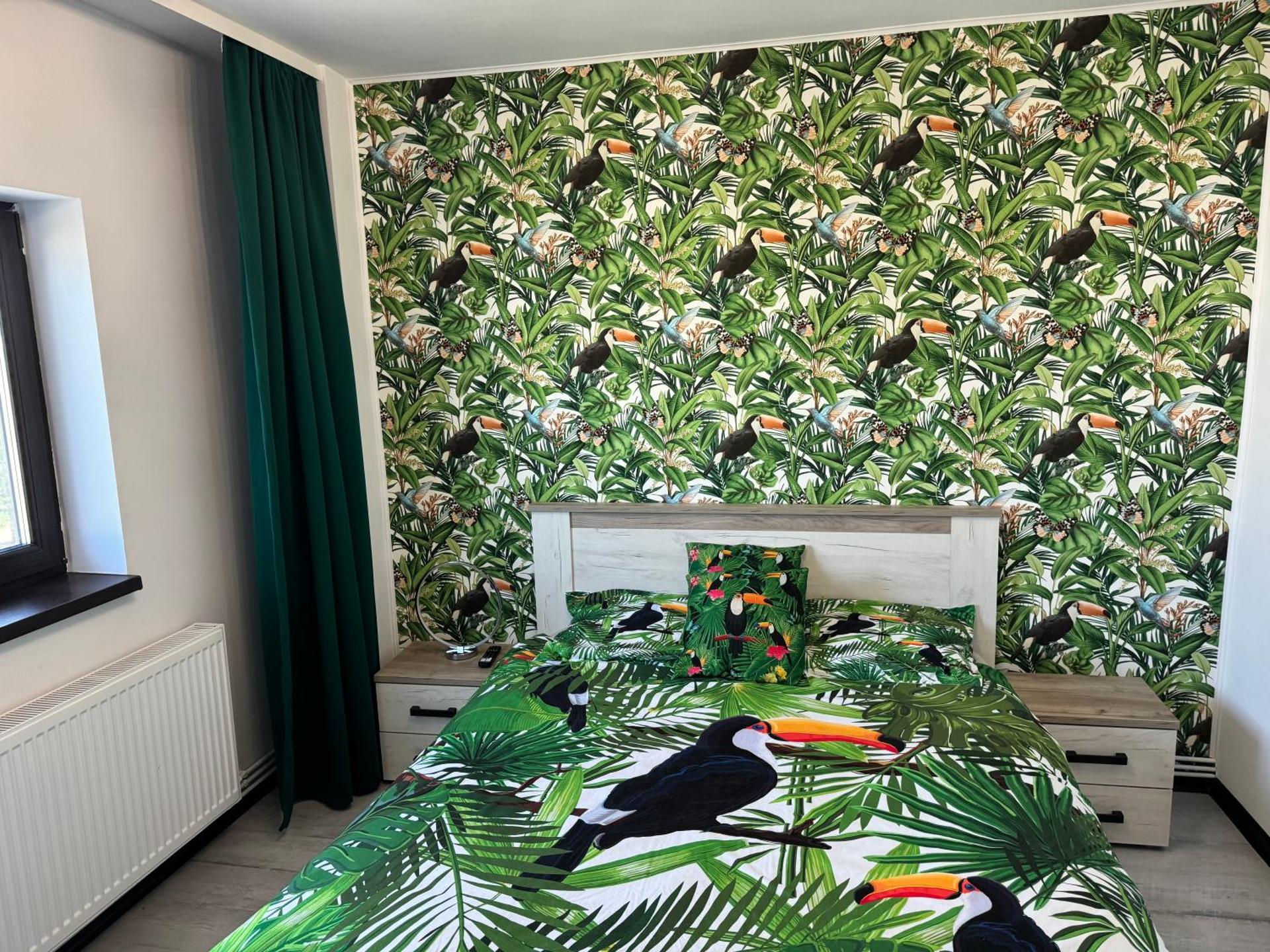 Modern 2BR Apartment Central Fast Wi-Fi Free parking