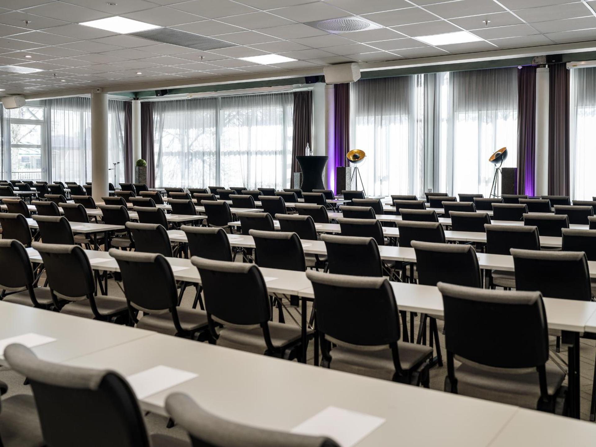 Meeting/conference room