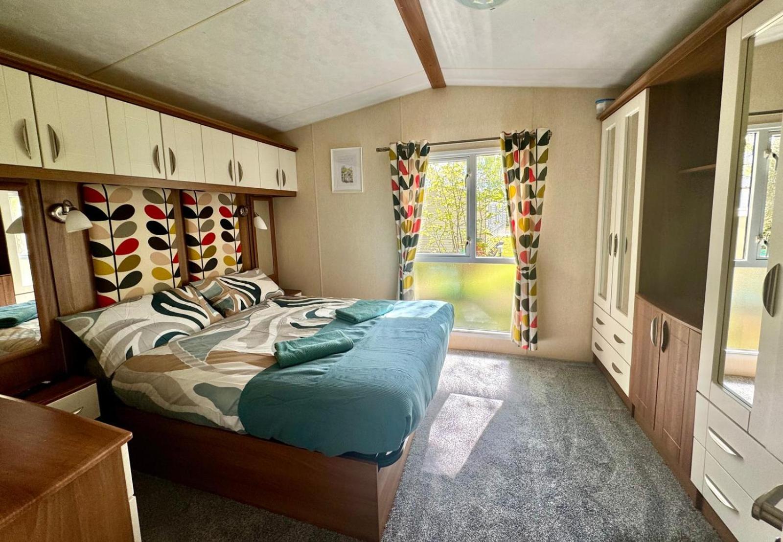 Tattershall Lakes 2 bedroom,6 berth Holiday home with hot tube