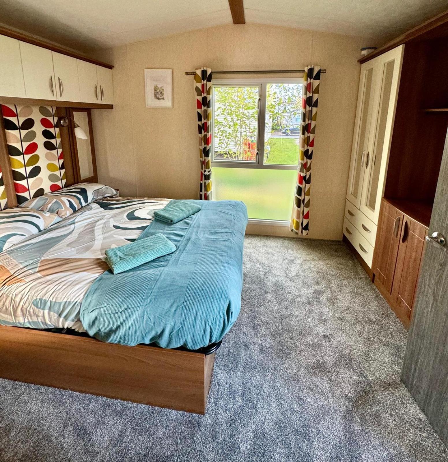 Tattershall Lakes 2 bedroom,6 berth Holiday home with hot tube