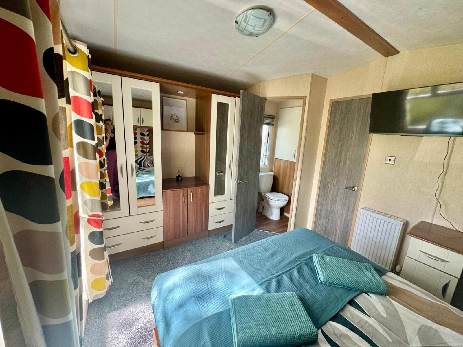 Tattershall Lakes 2 bedroom,6 berth Holiday home with hot tube