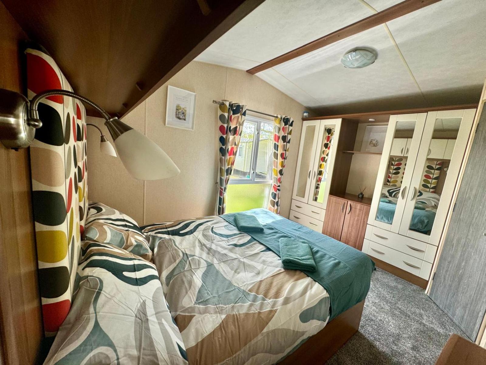 Tattershall Lakes 2 bedroom,6 berth Holiday home with hot tube