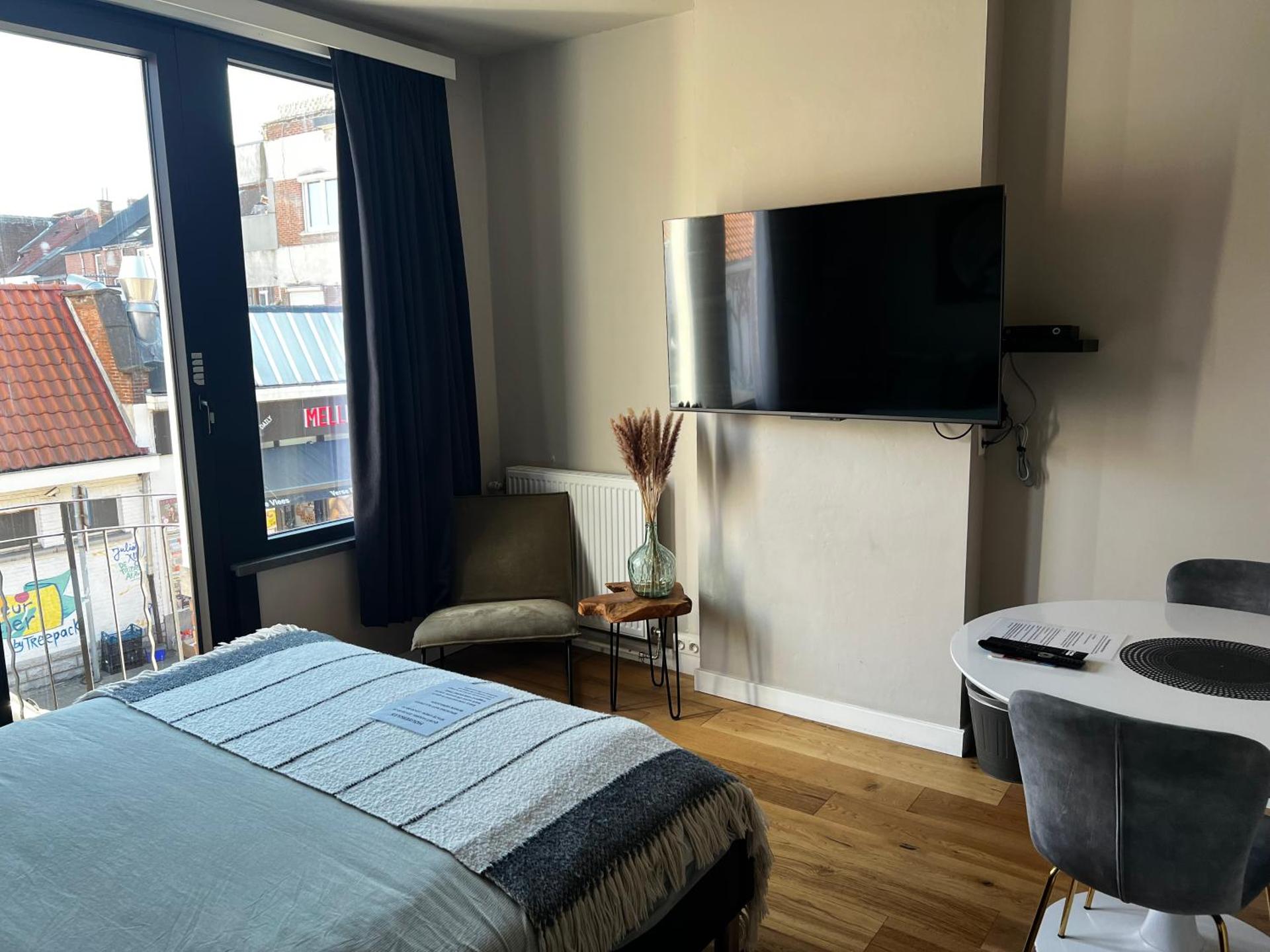 Boutique Leuven - self check in with CHEAPEST PARKING