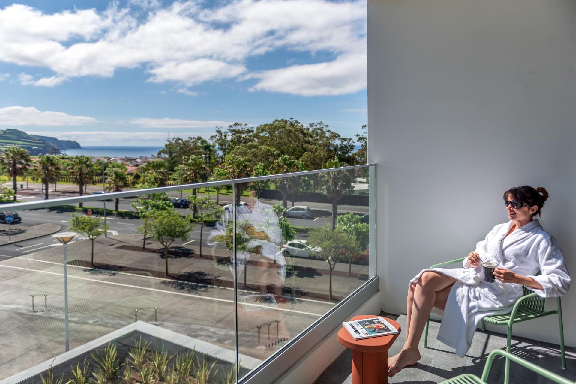 Camera Doppia con Letti Singoli con Vista Mare e Montagna
