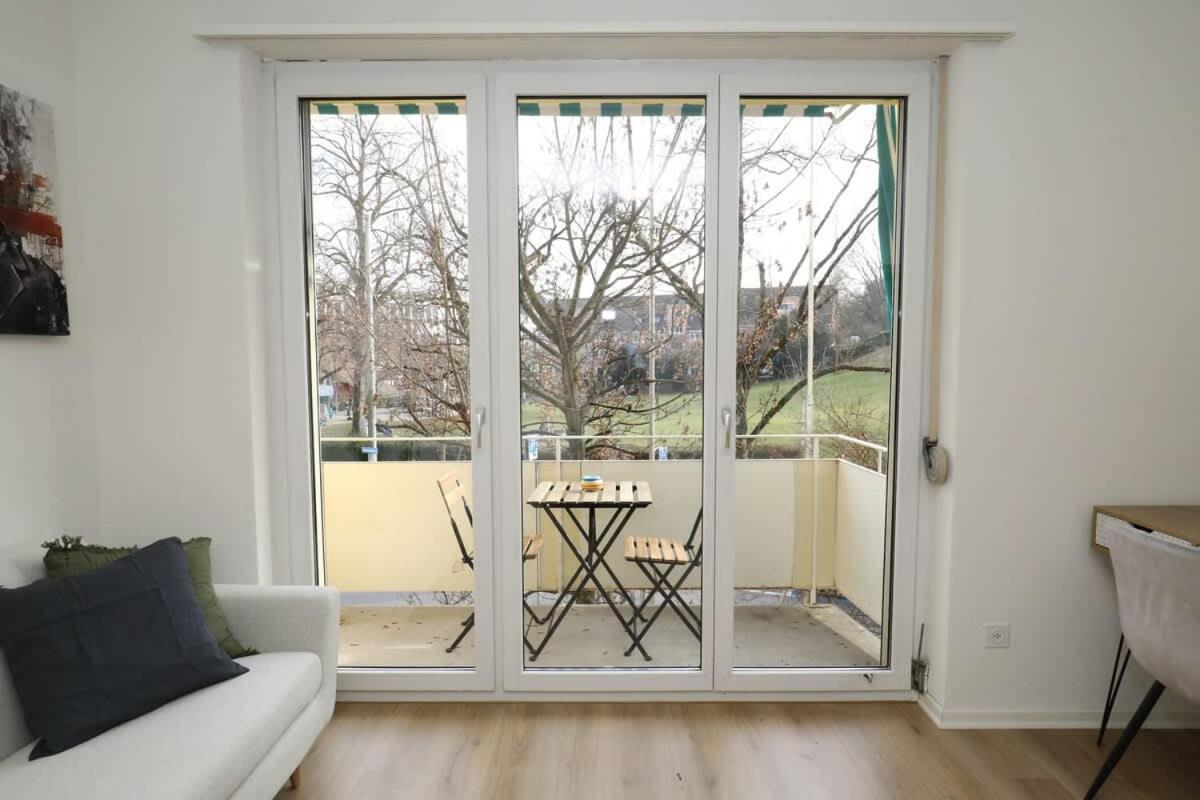 Spacious Parkside Apartment in Central Zurich with Balcony