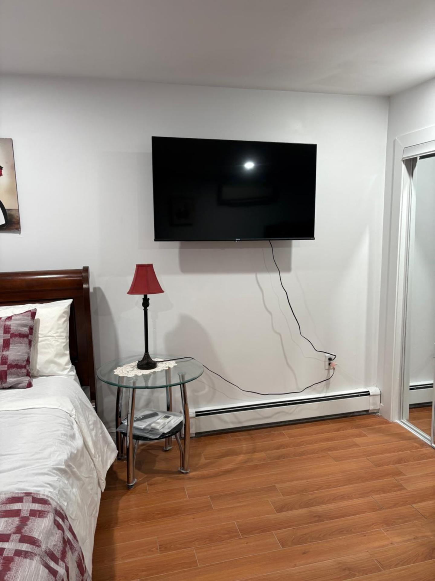 Bachelor and Double room in Bedford, Halifax