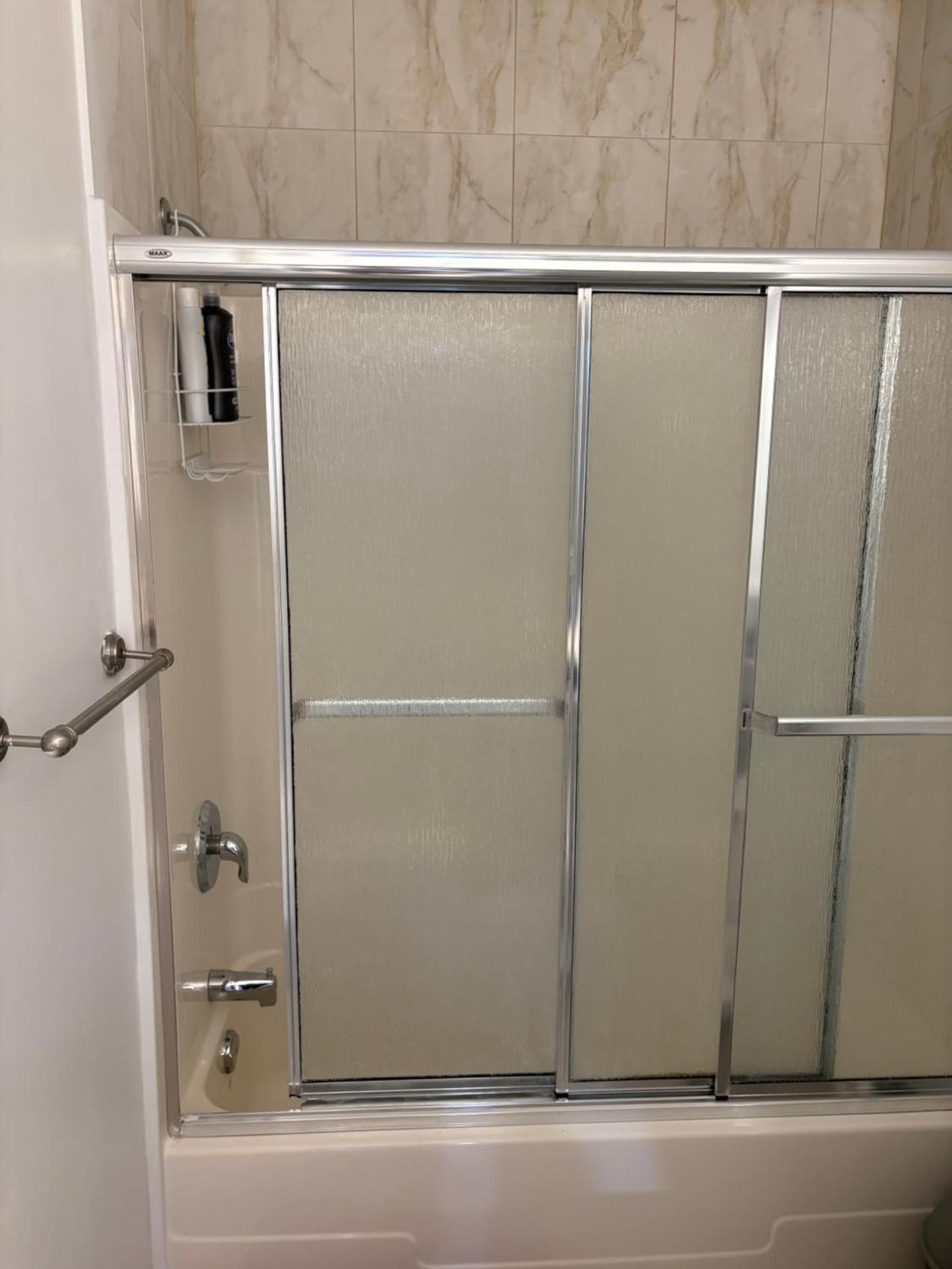 Bachelor and Double room in Bedford, Halifax