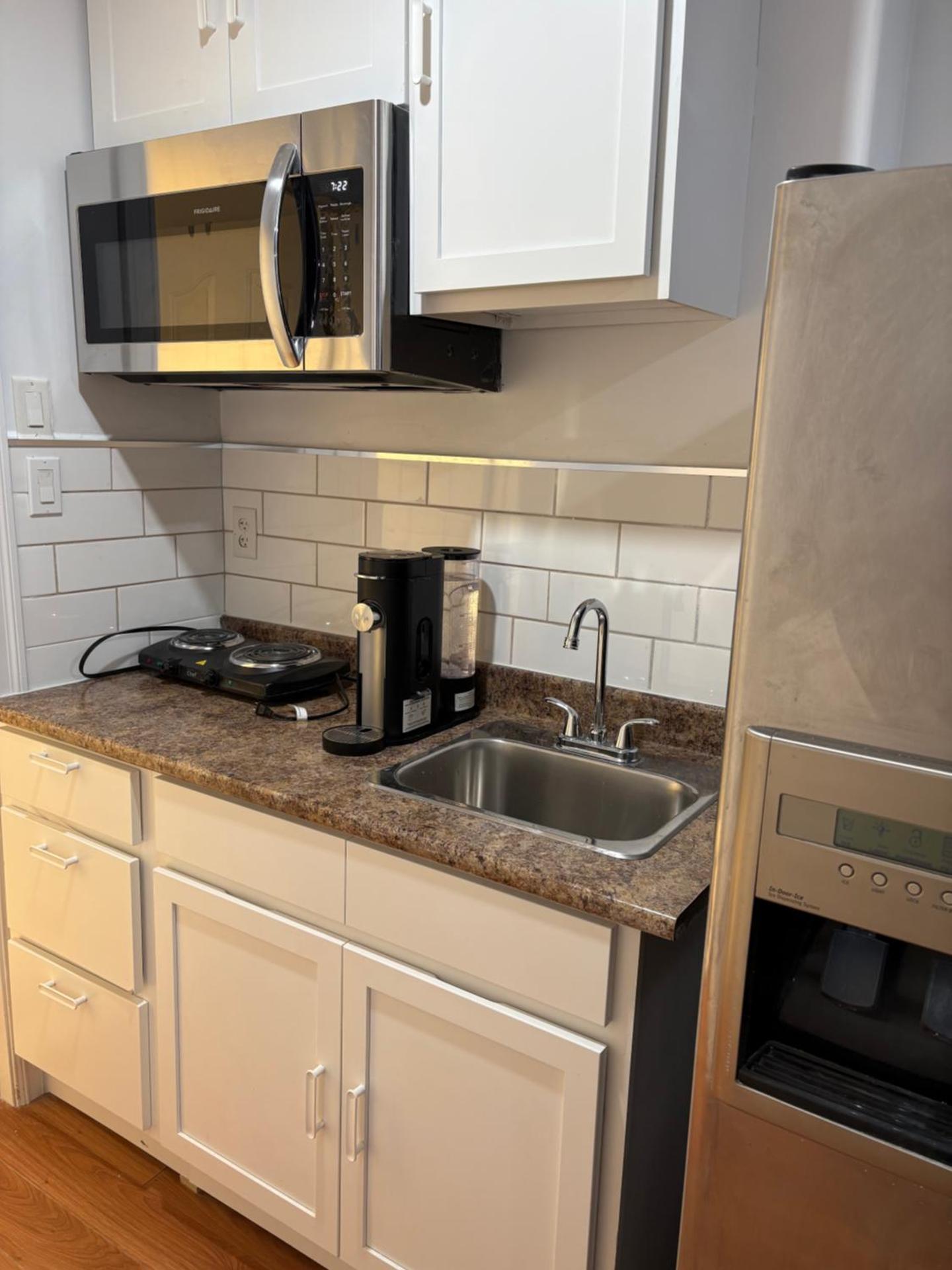 Bachelor and Double room in Bedford, Halifax