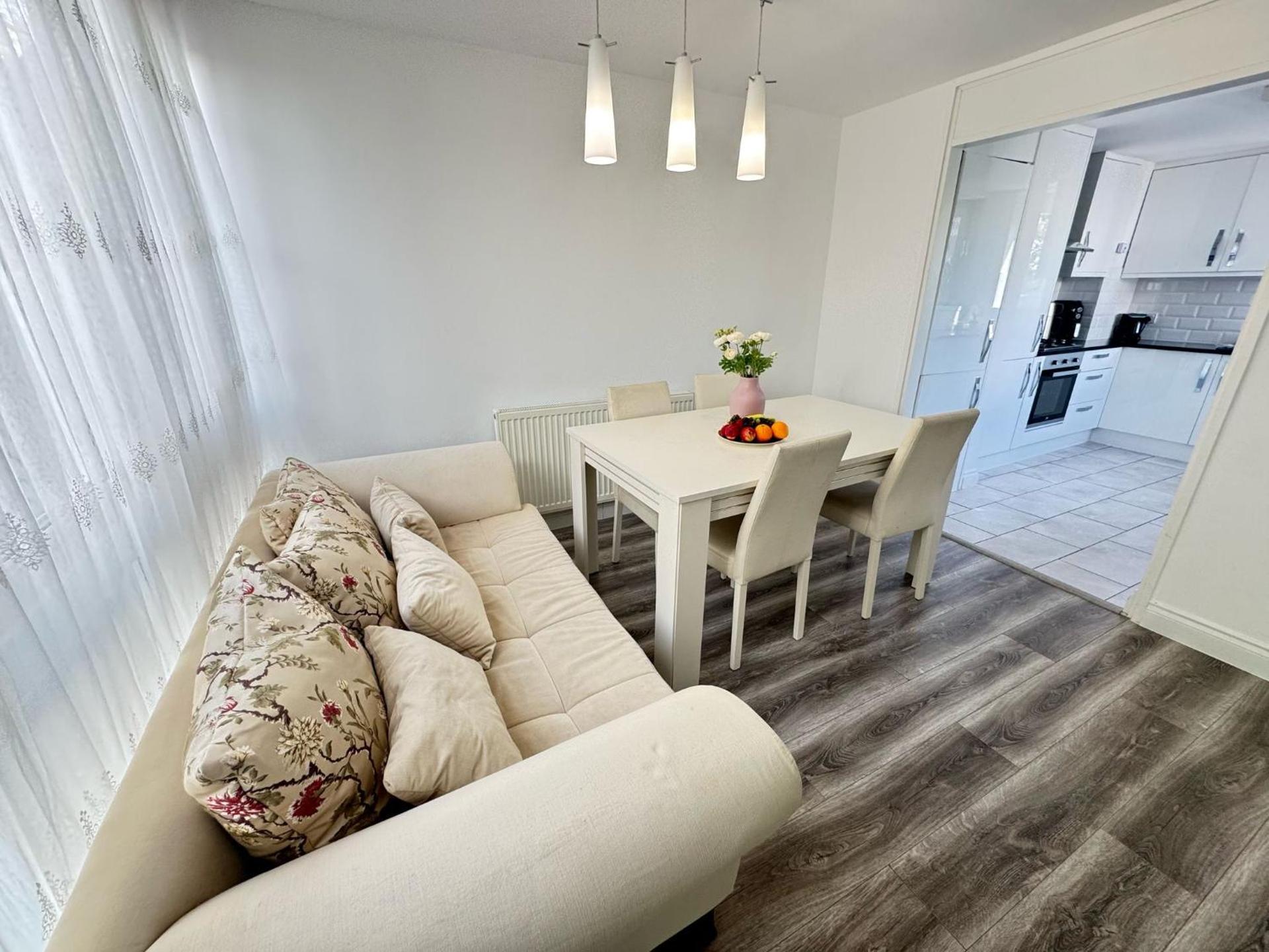 Betty Homes - Nearby Angel and HIghbury