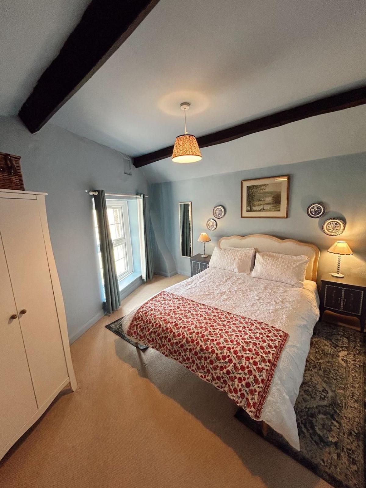 Chatsworth Edge Apartment