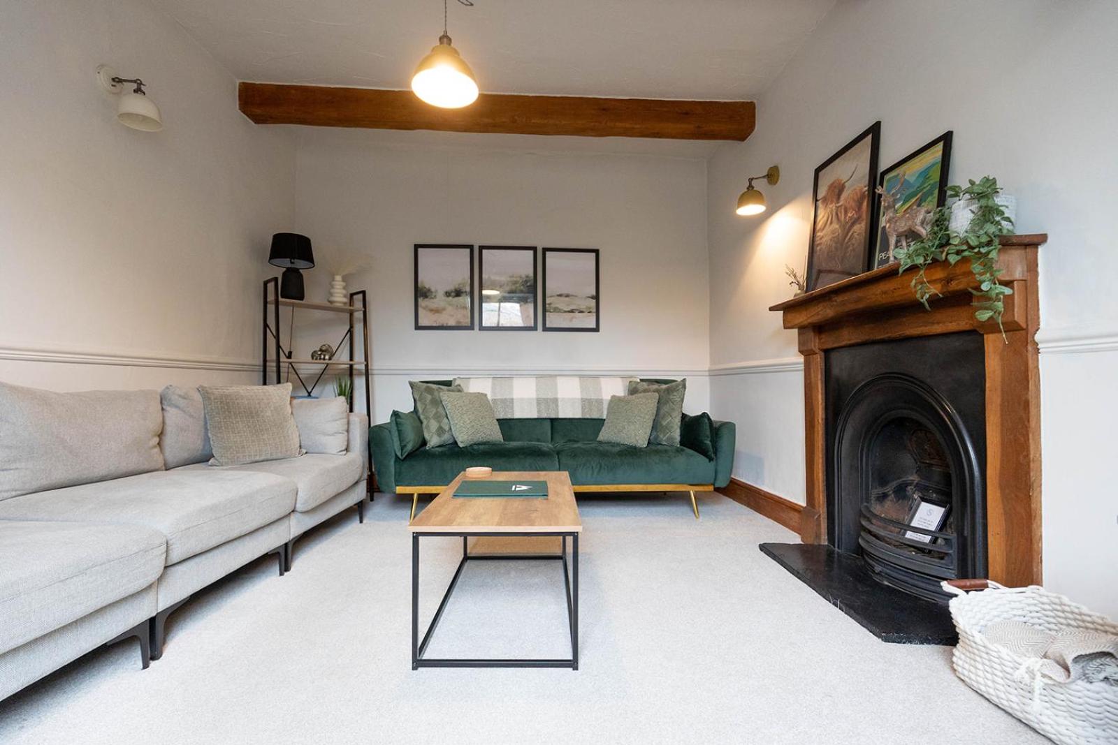 WEST VIEW COTTAGE - Charming Wensley Cottage in the Heart of Peaks