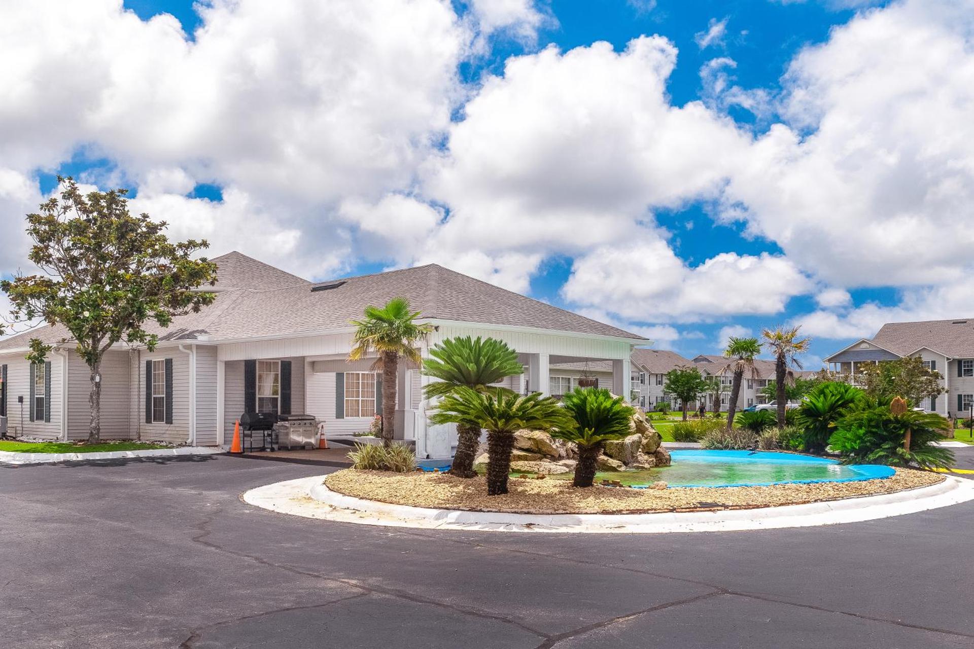 Colony Club U4 - Southern Gulf Charm