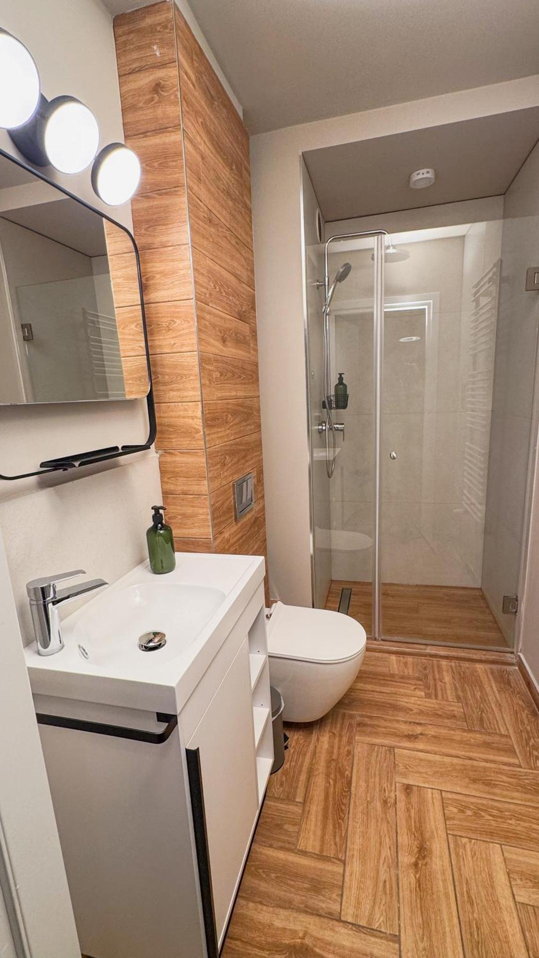 Pink Studio with balcony - self check-in