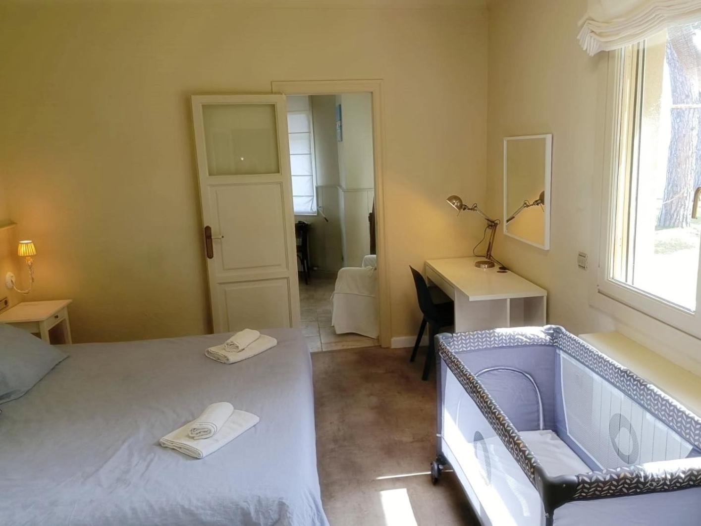 Preciosa casa al borde de un acantilado