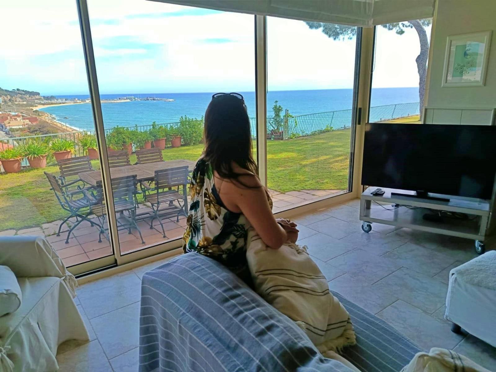 Preciosa casa al borde de un acantilado