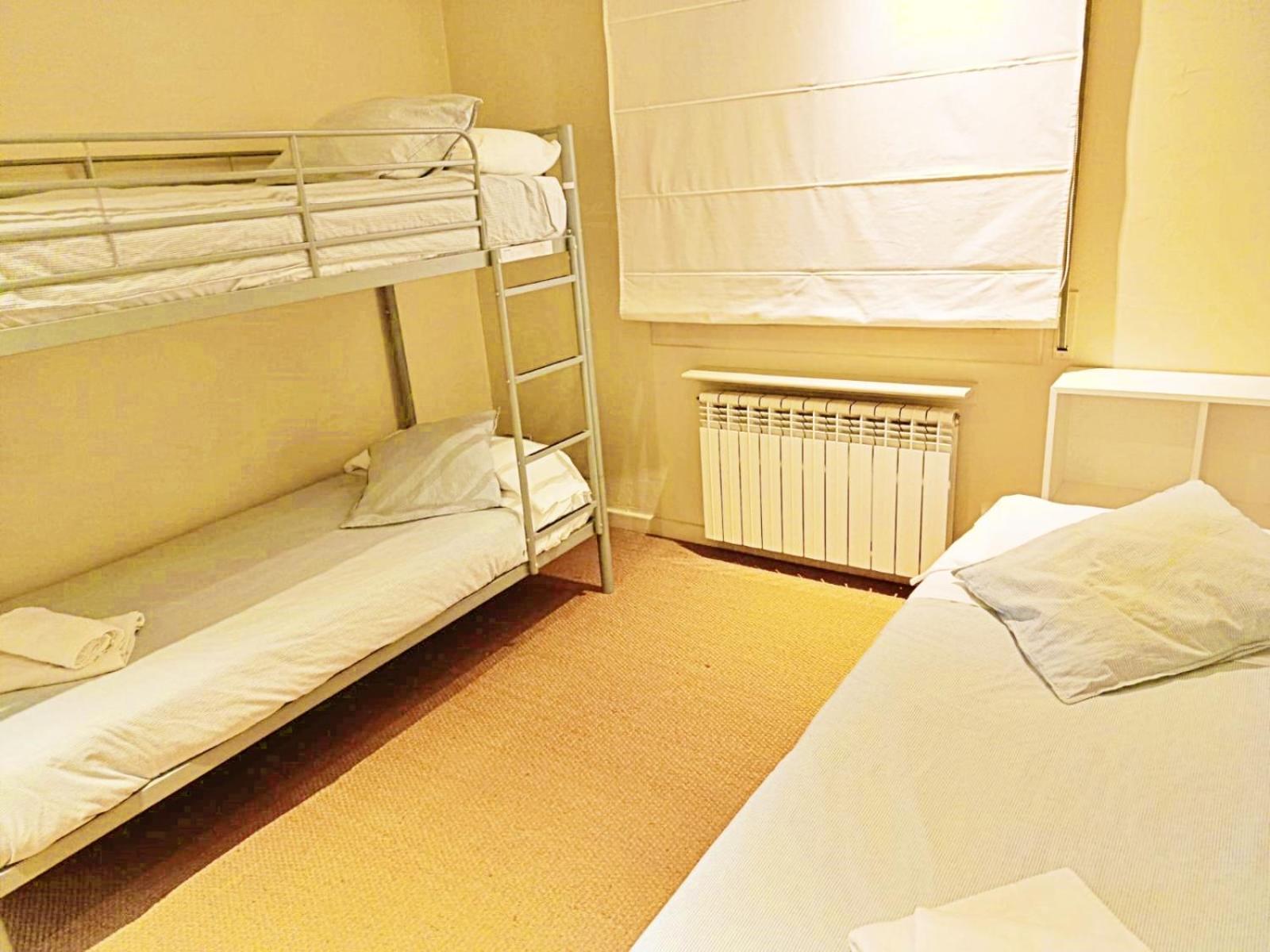 Preciosa casa al borde de un acantilado