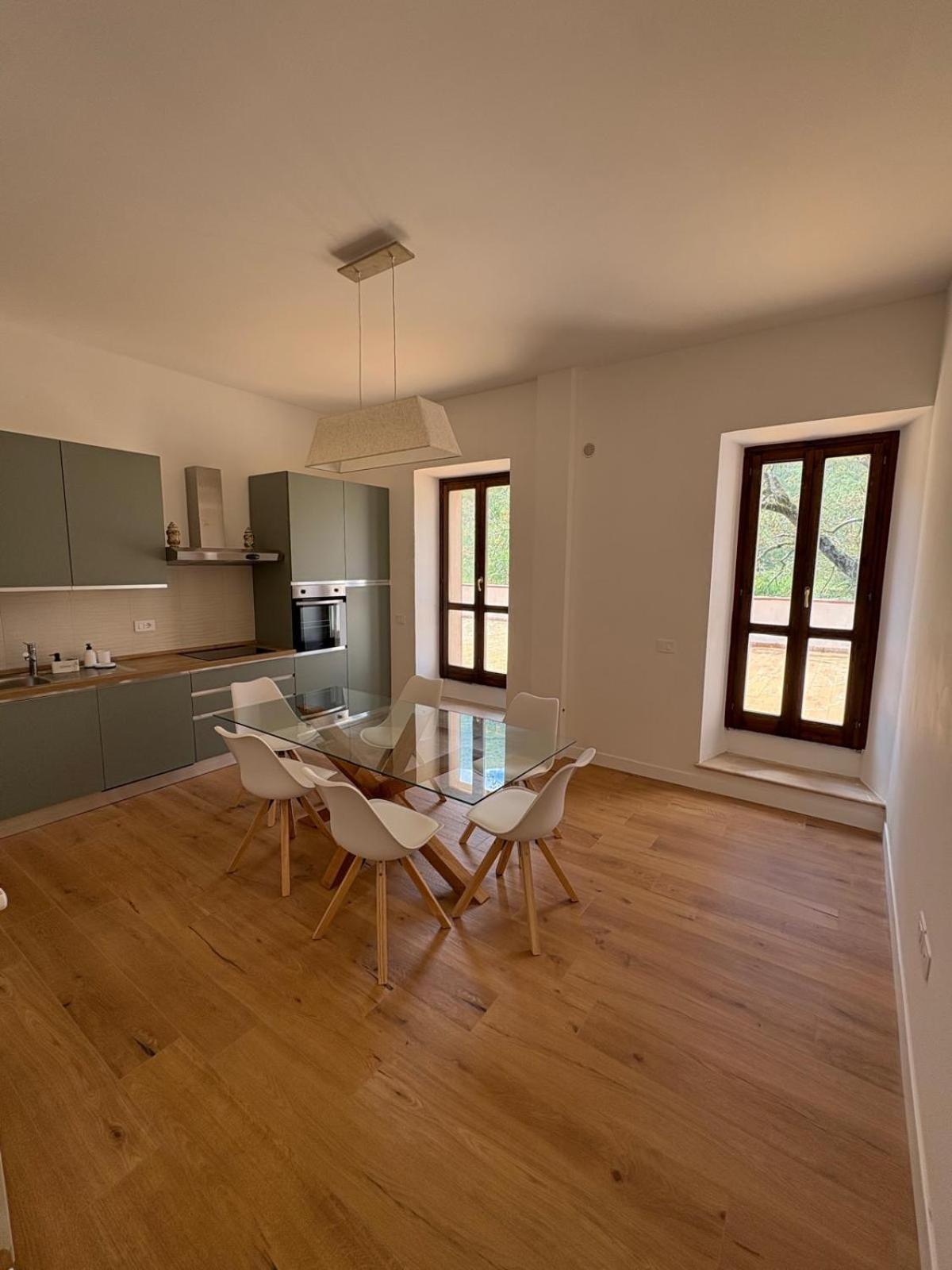 Locazione Turistica al Castello di Scopoli, situata tra Pale e Rasiglia sulla via Francigena a due passi da Sellano Foligno Assisi e Spoleto