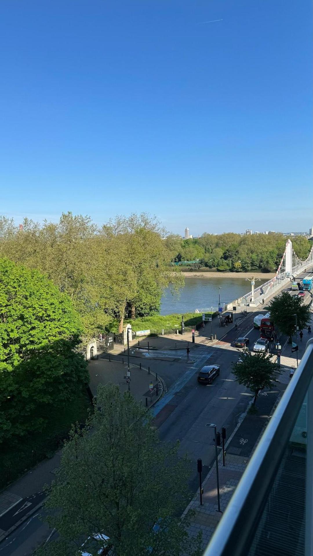 1 Bed by the Battersea Power - Oswalds