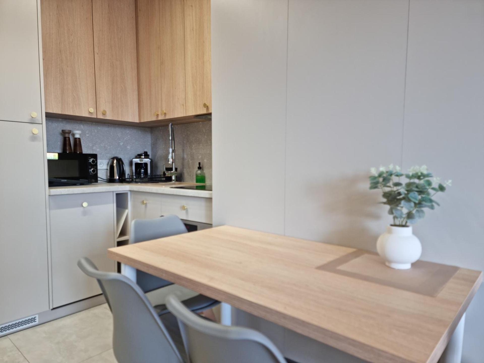 Apartament blisko Manufaktury City Host Lutomierska