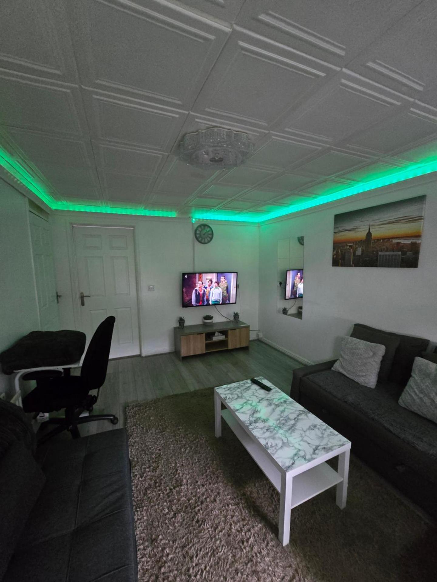 2 Bedroom Cozy Chambers with free parking