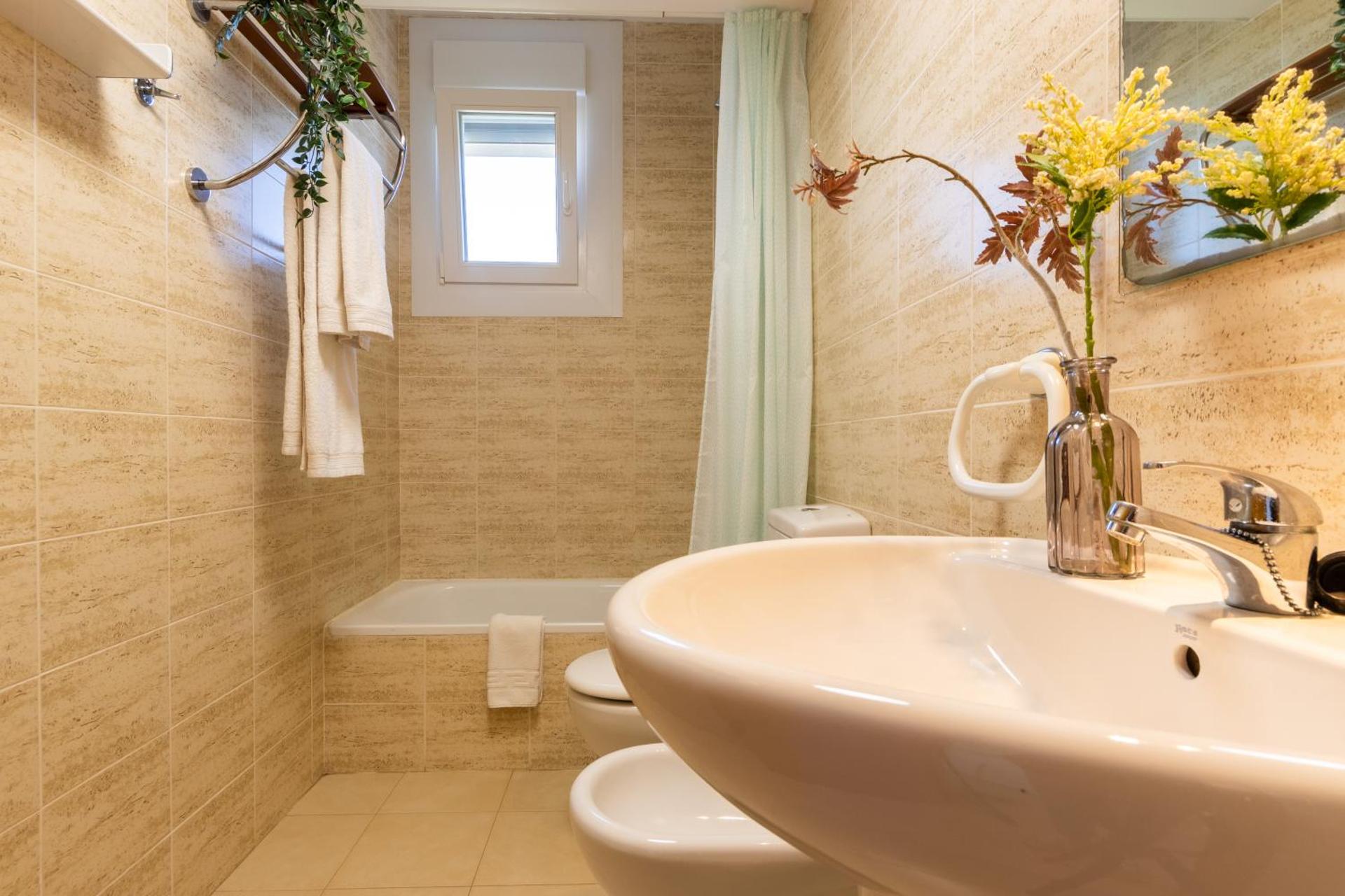 LUCKY HOLIDAY RiUMAR