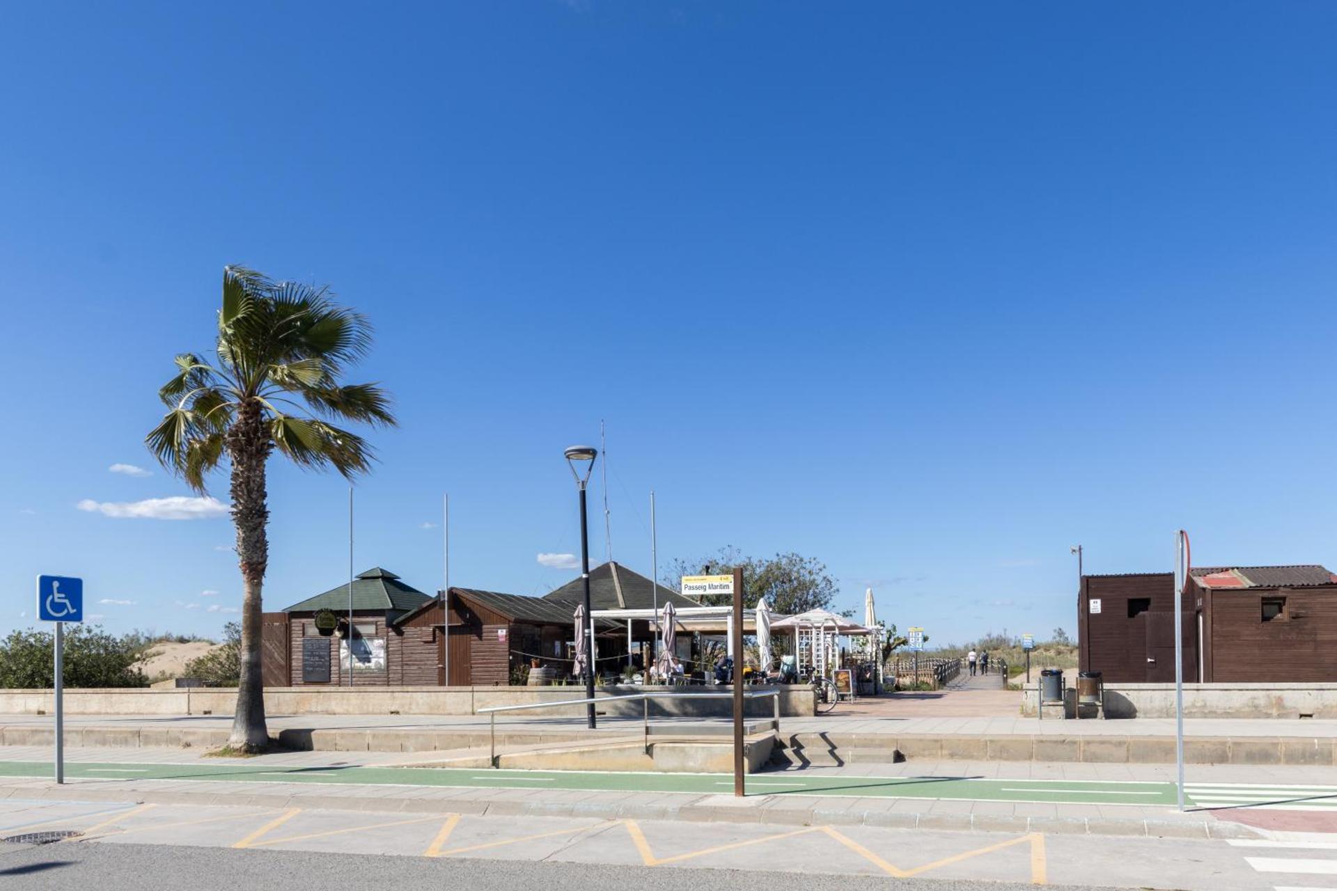 LUCKY HOLIDAY RiUMAR