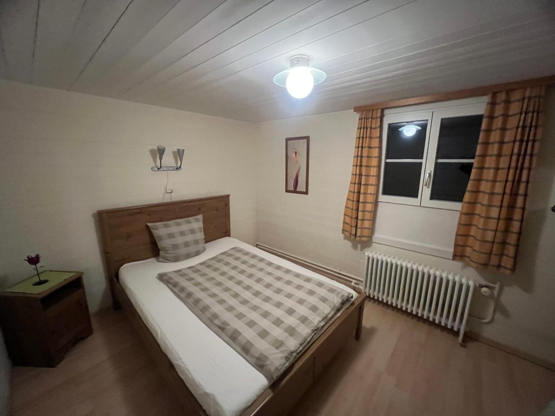 Budget Single Room with Shared Bathroom